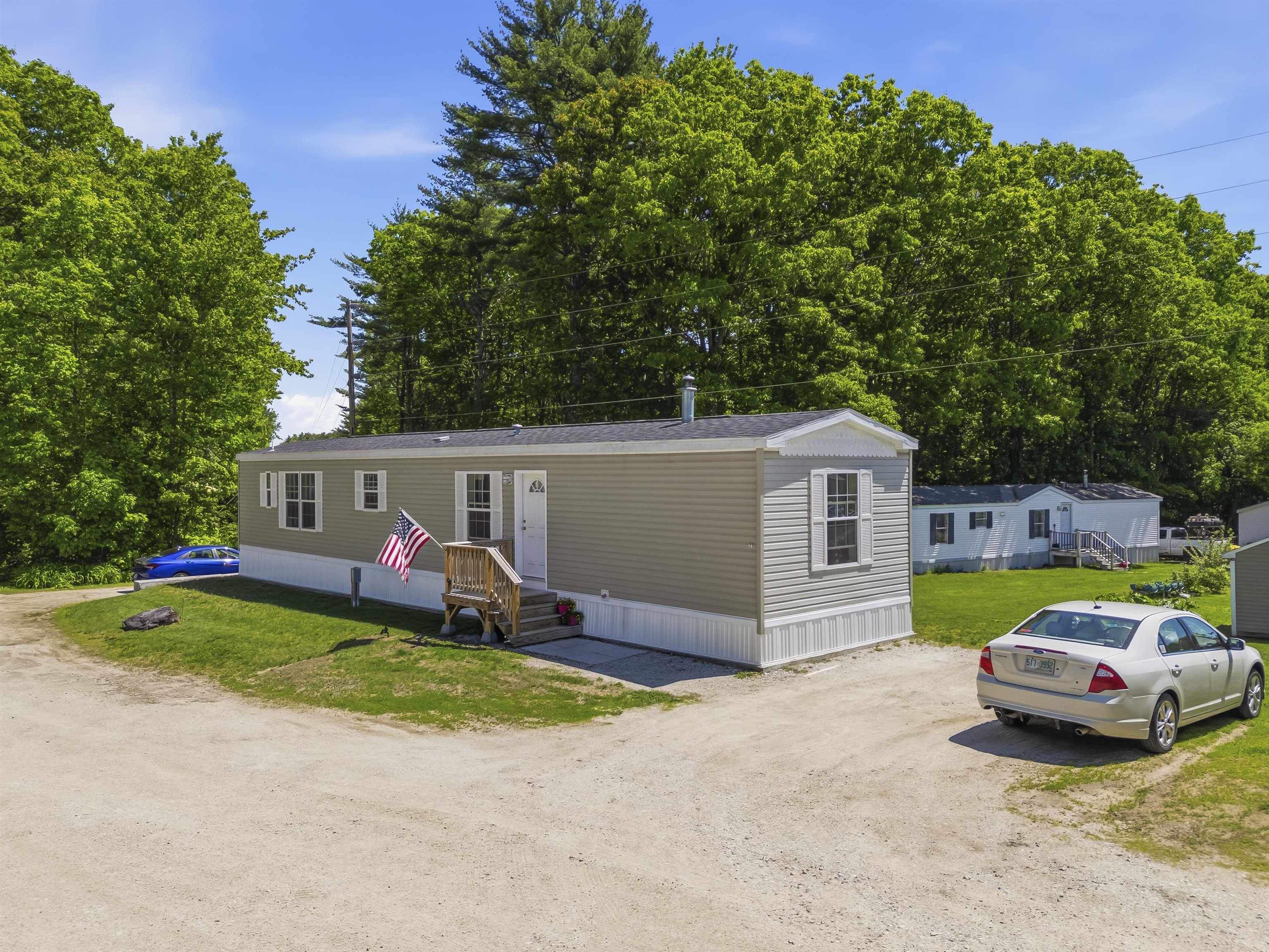11 Daisy Dr, Pittsfield, NH 03263