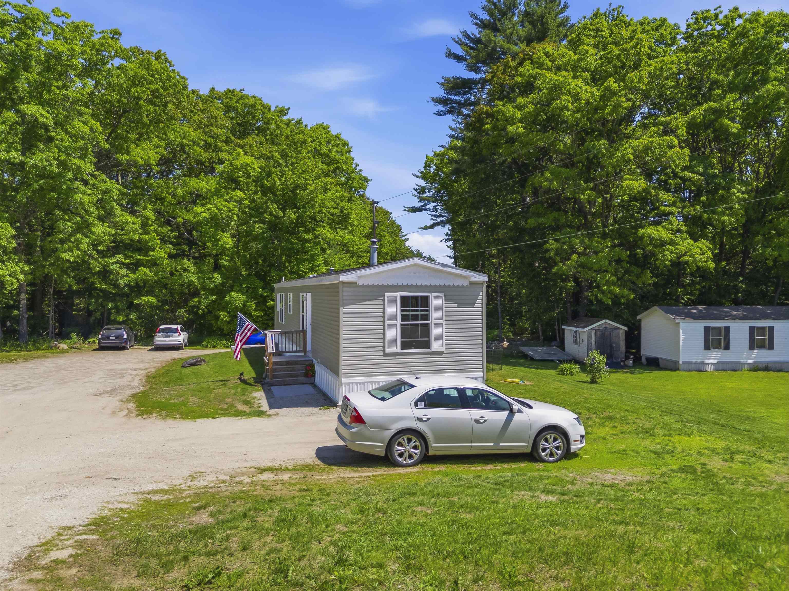 11 Daisy Dr, Pittsfield, NH 03263