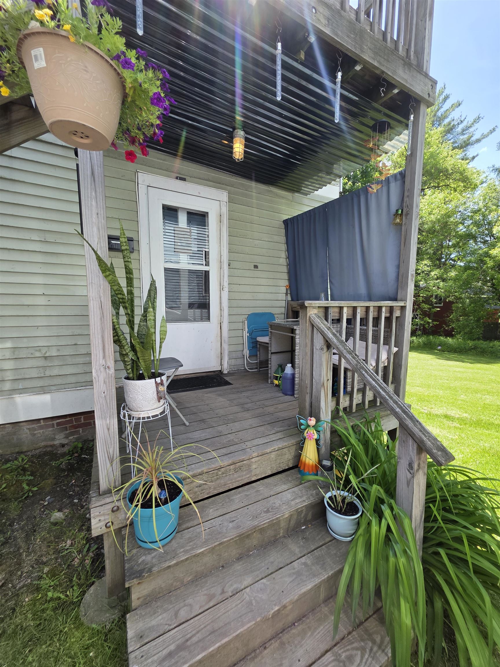 6 Pine St, Lebanon, NH 03766