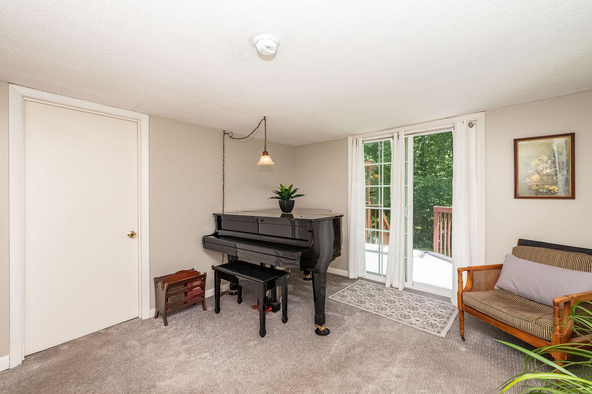 67 Dry Hill Rd, Rochester, NH 03867