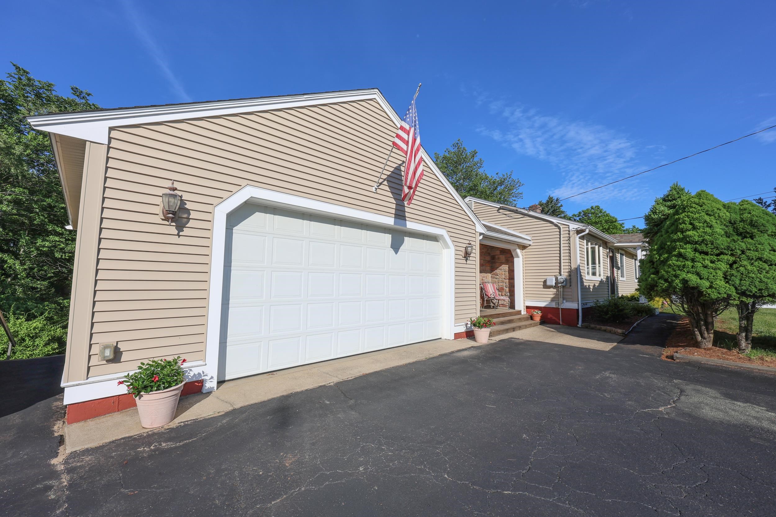 64 N Main St, Salem, NH 03079