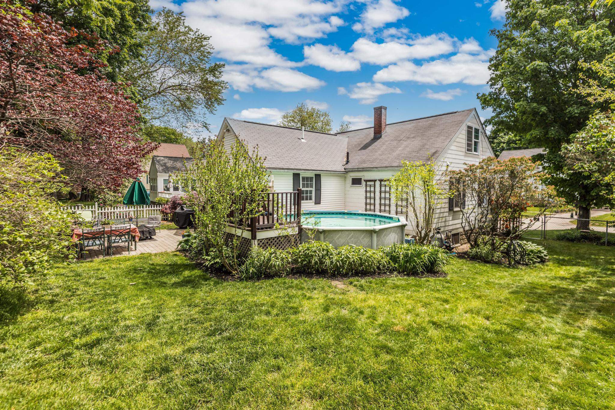 203 Melbourne St, Portsmouth, NH 03801
