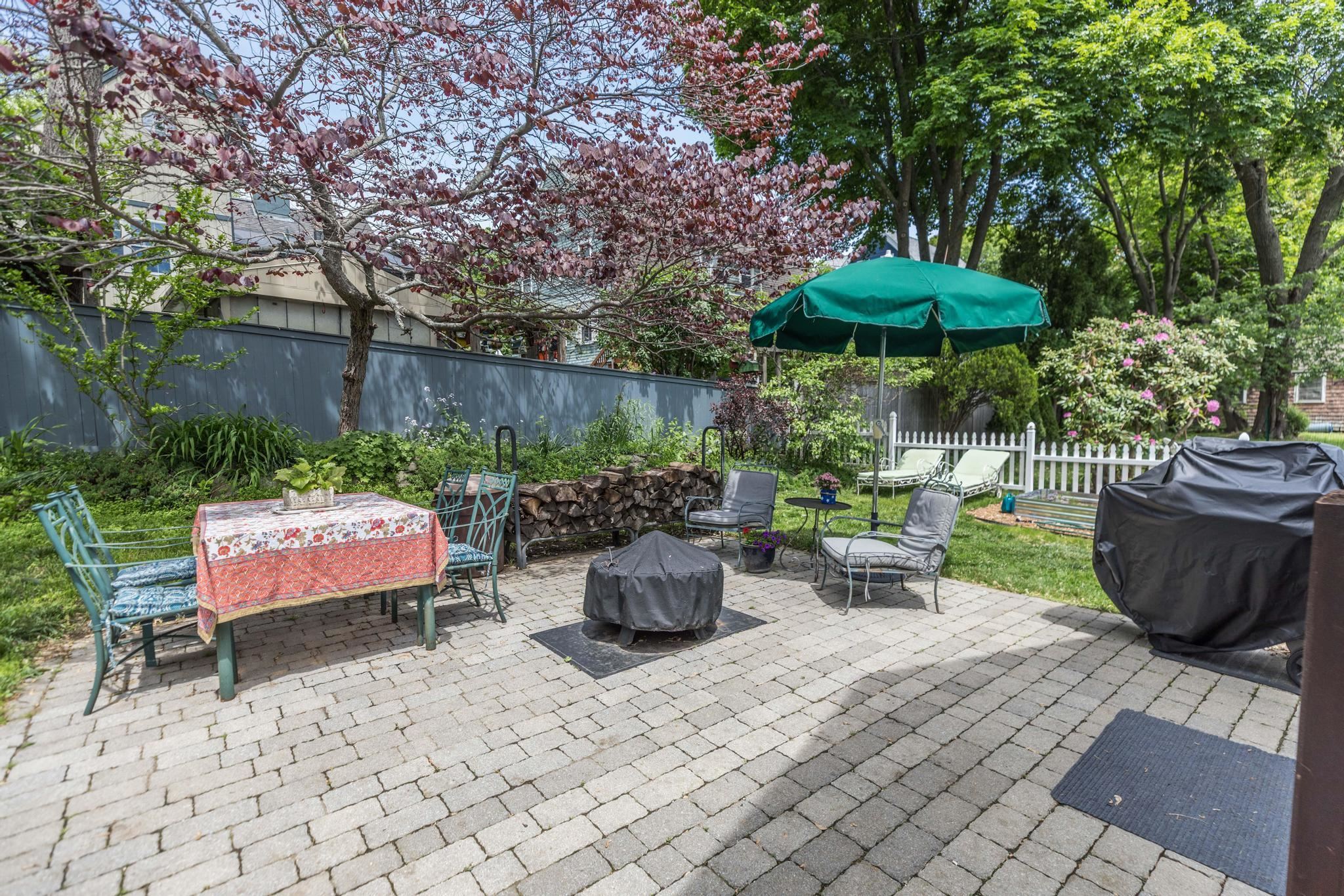 203 Melbourne St, Portsmouth, NH 03801