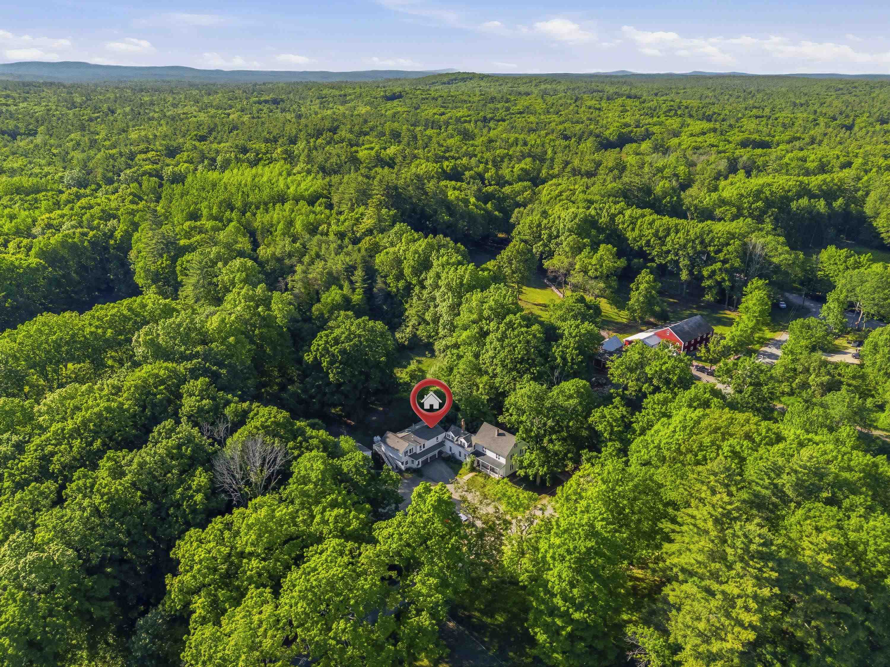 7 Berry Rd, Nottingham, NH 03290