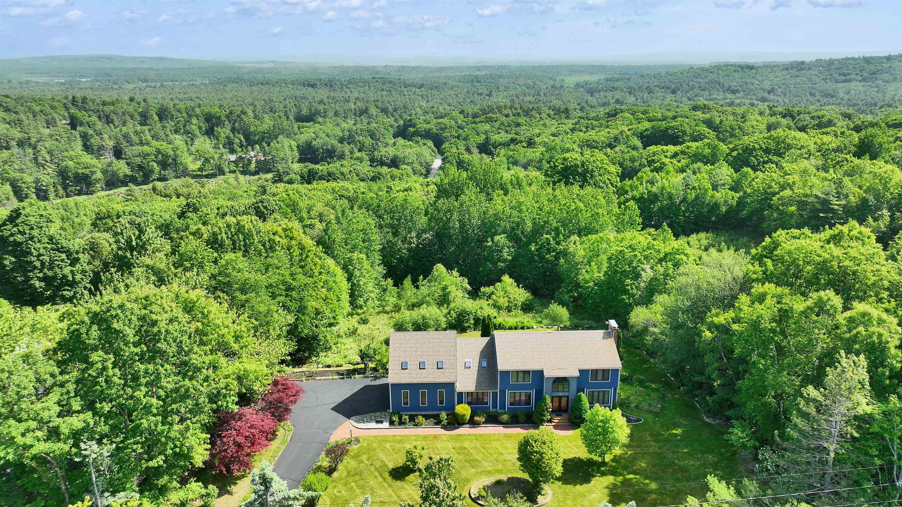 8 Longview Dr, Bow, NH 03304