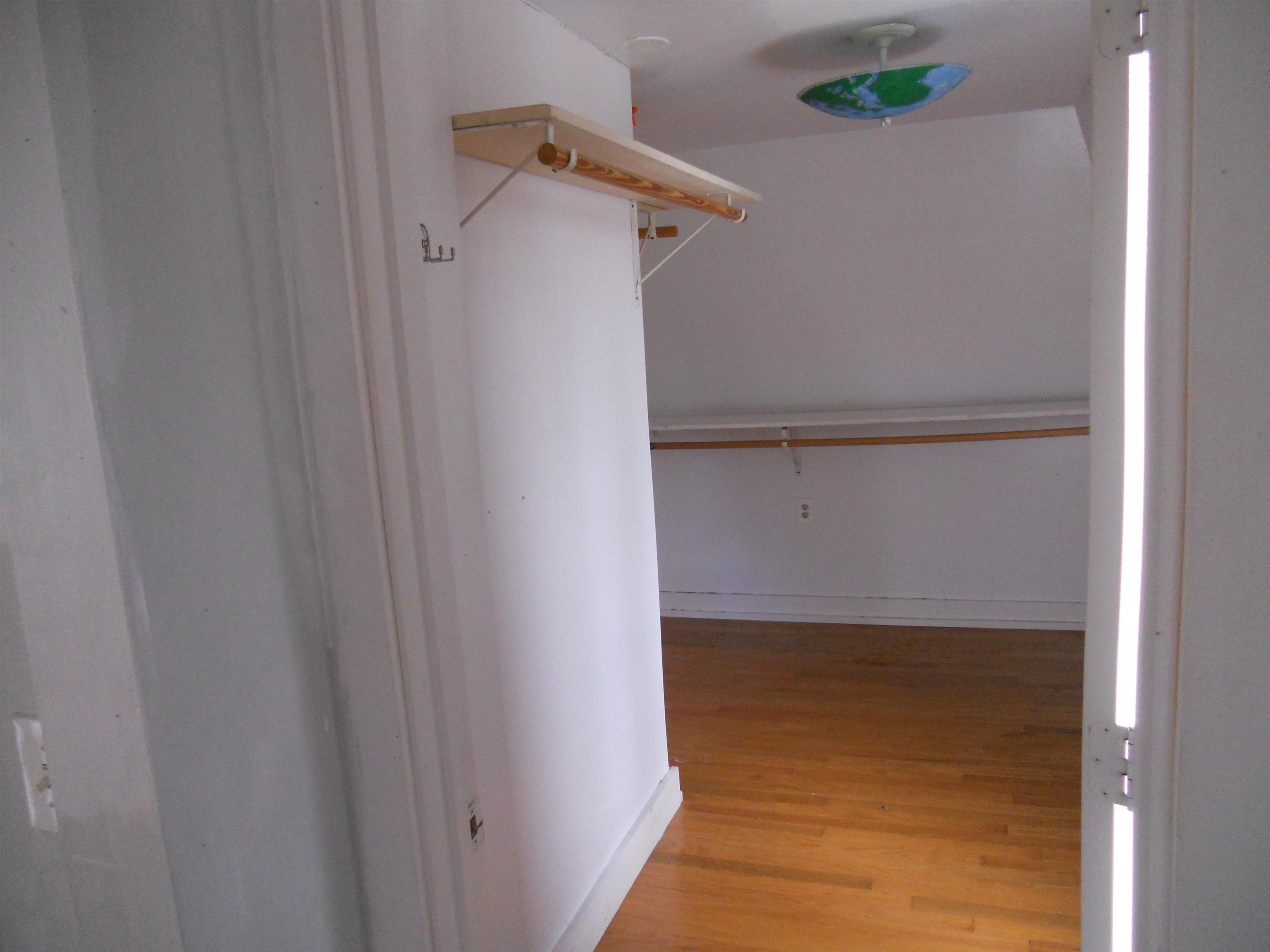 Walk in Closet 25395486