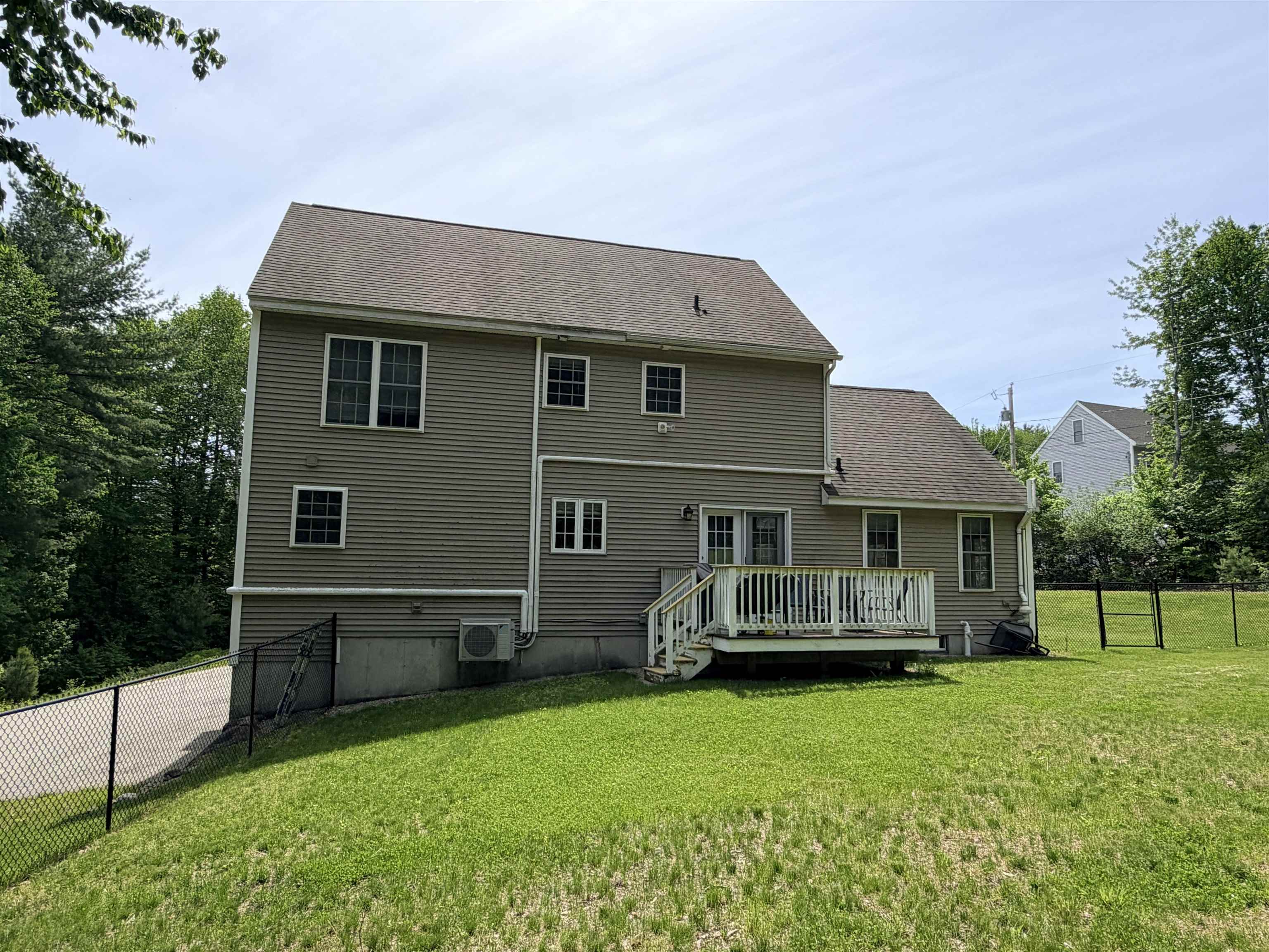 173 Oak Hill Rd, Barrington, NH 03825