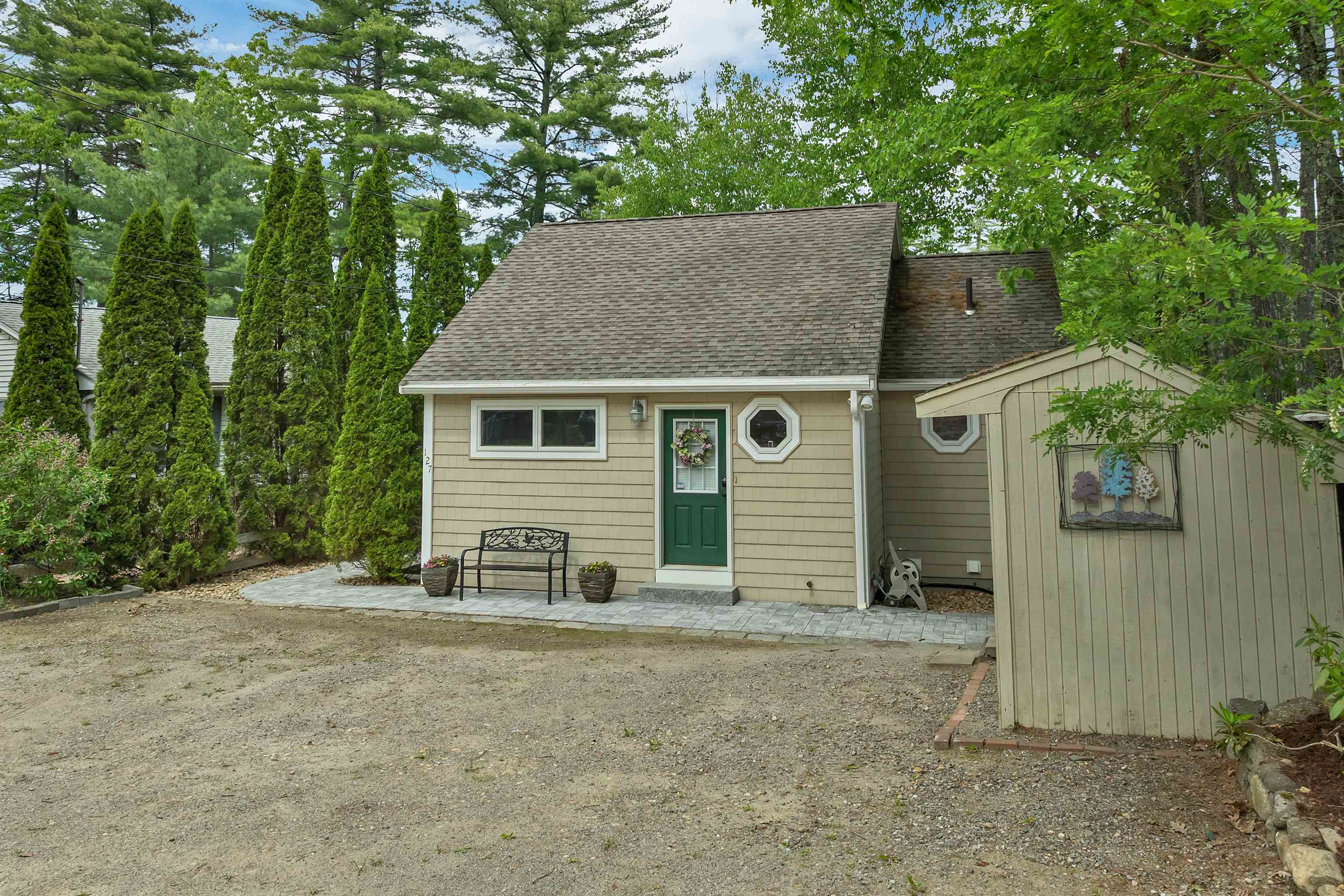 127 Jefferson Rd, Belmont, NH 02330
