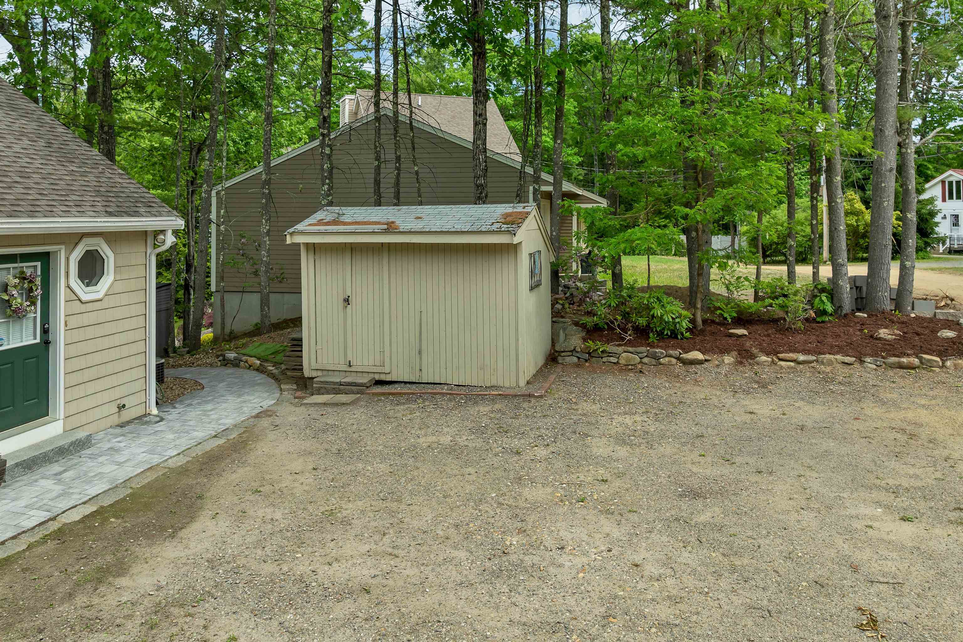 127 Jefferson Rd, Belmont, NH 02330