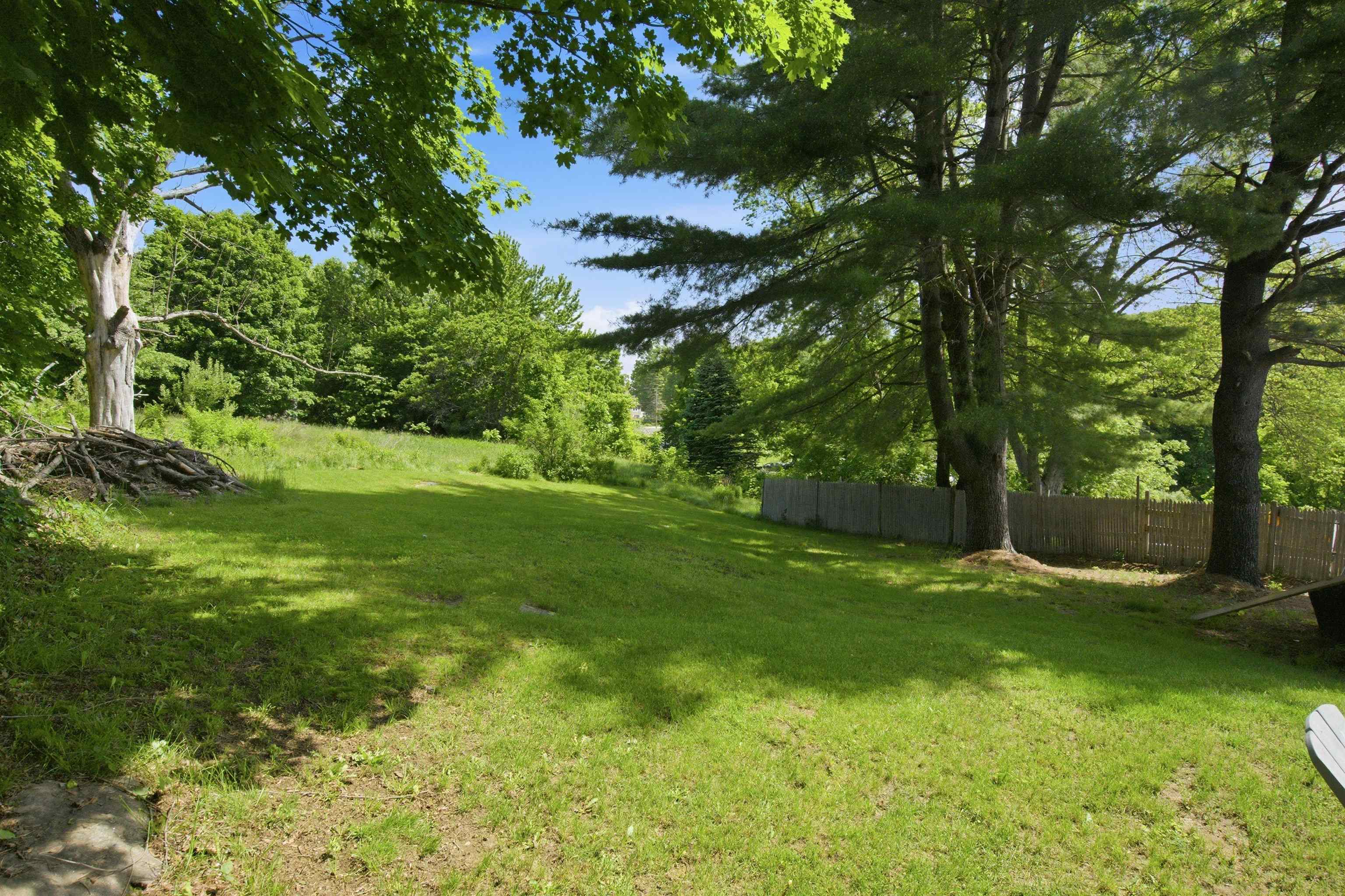 9 Pine St, Pembroke, NH 03275