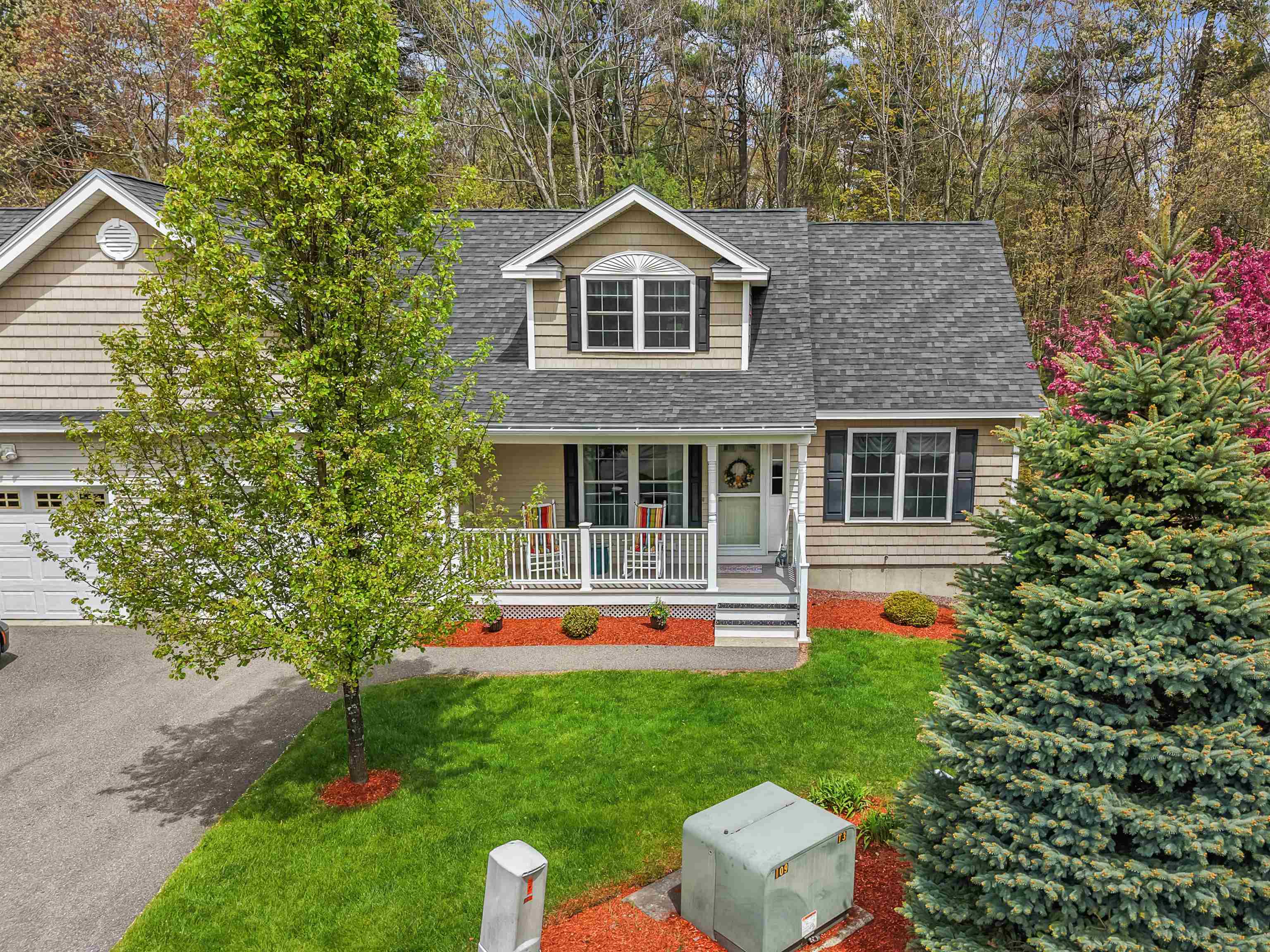19 Candle Ridge Cir, Litchfield, NH 03052