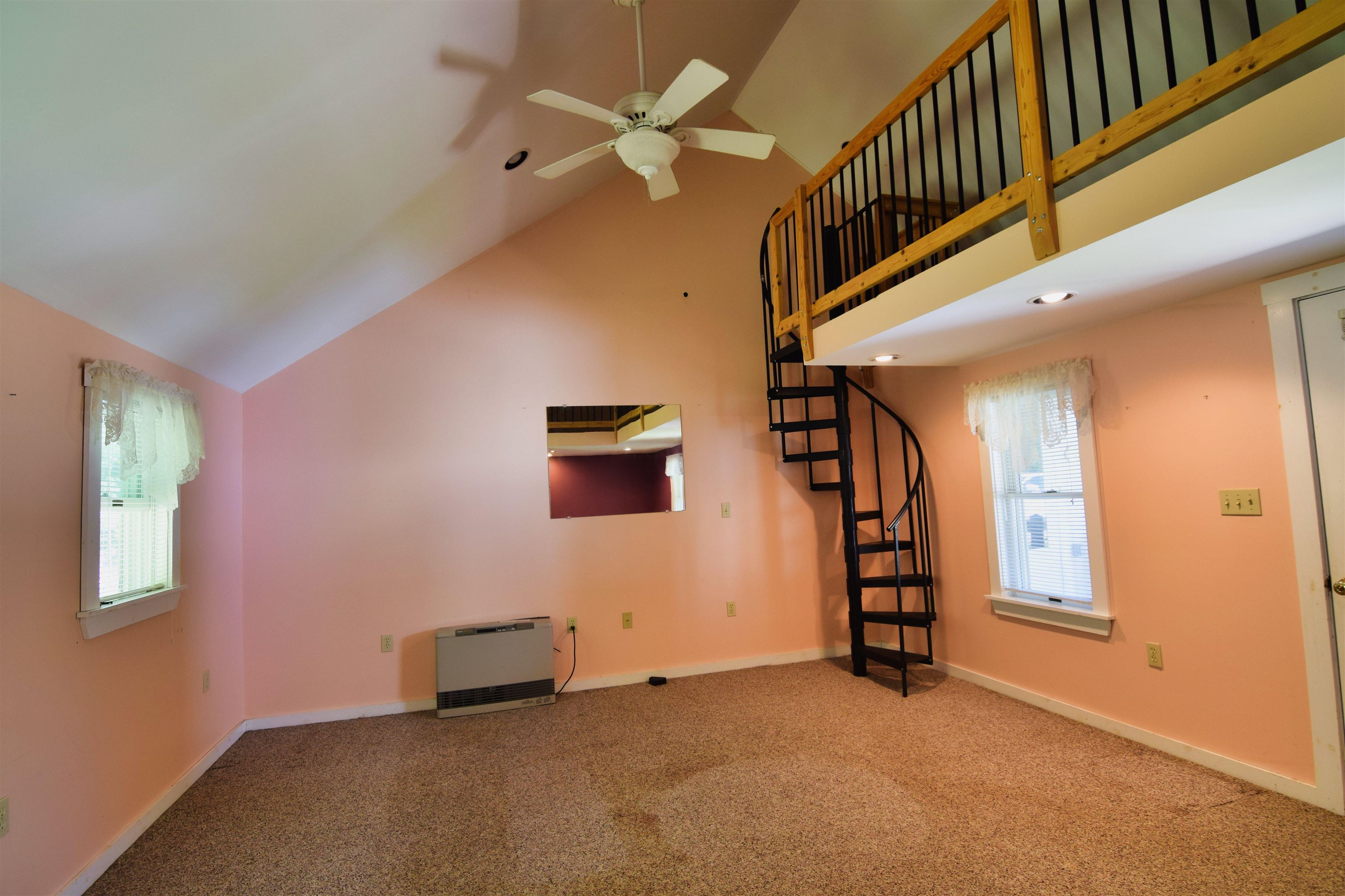 1294 Daniel Webster Hw, Woodstock, NH 03262