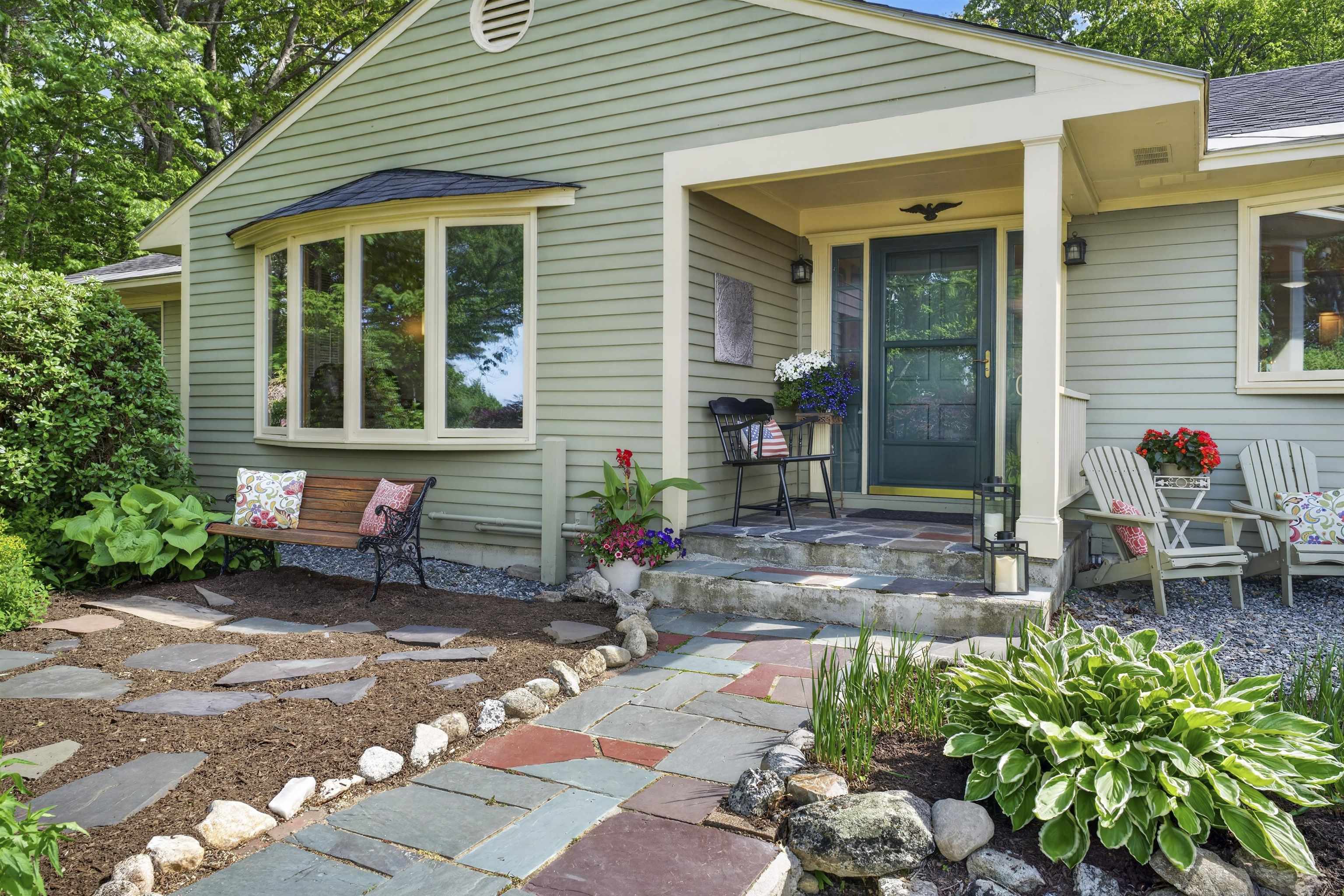 5 Tillinghast Rd, Sutton, NH 03260