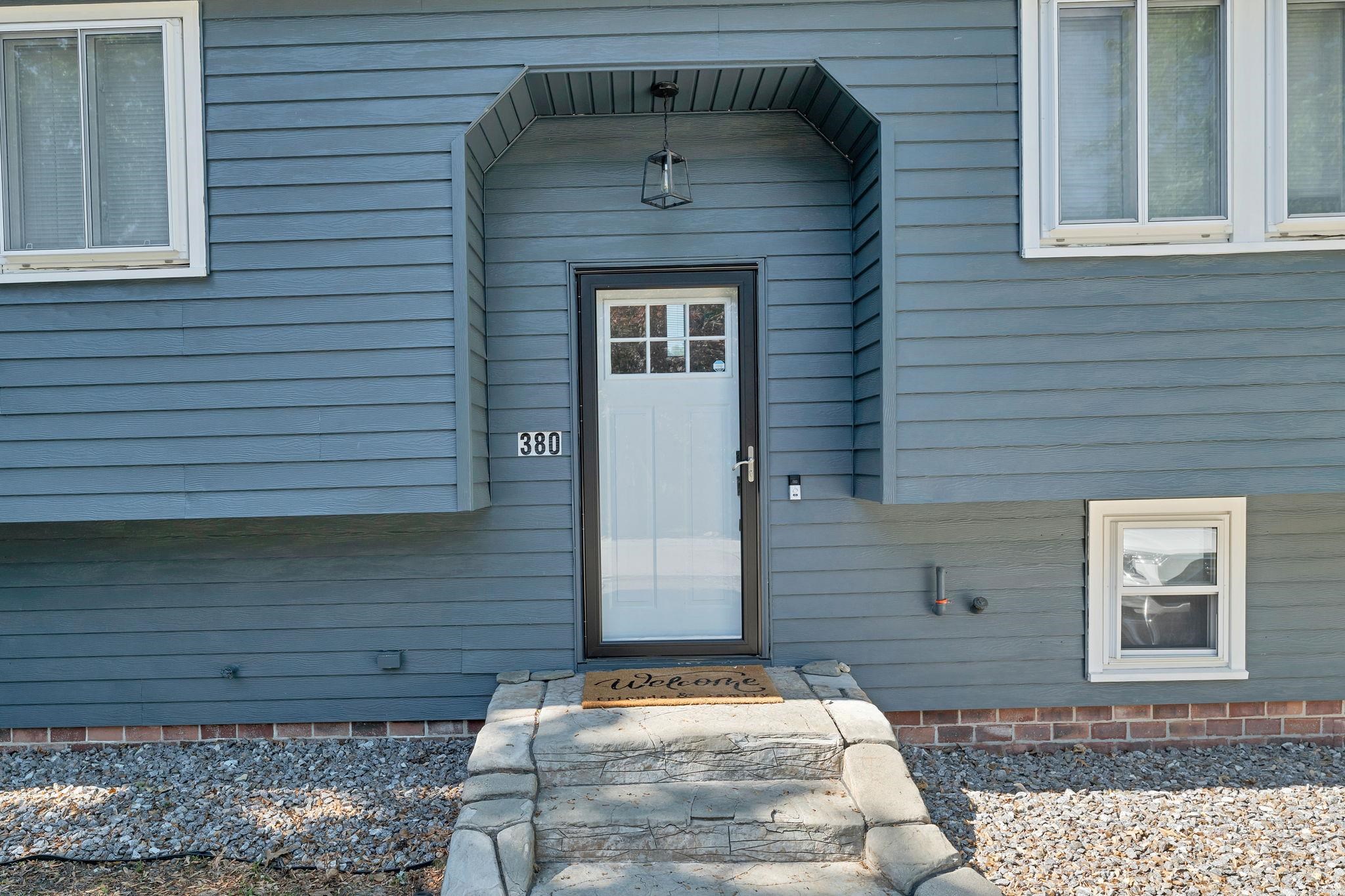 380 Mystic St, Manchester, NH 03103