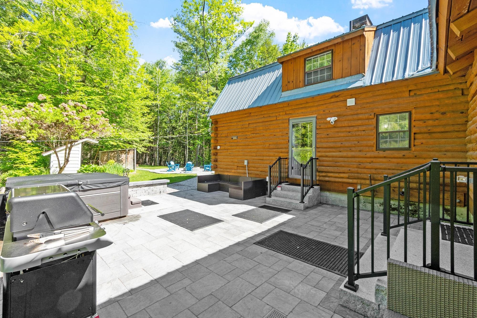 77 Whitehouse Cir, Campton, NH 03223