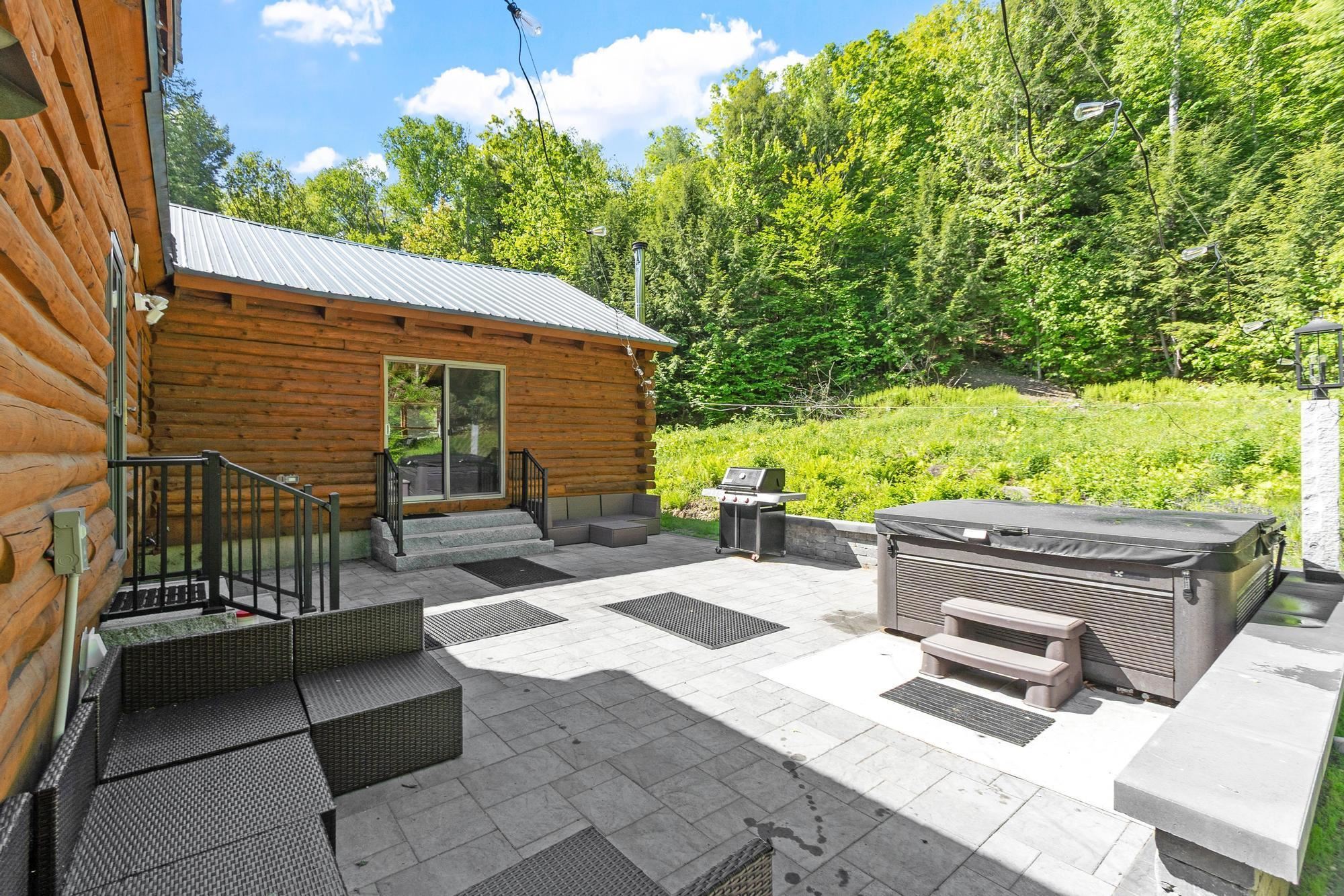 77 Whitehouse Cir, Campton, NH 03223