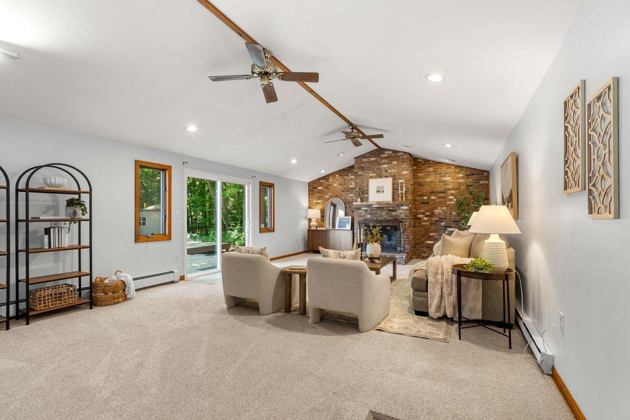 10 Cove St, Goffstown, NH 03045