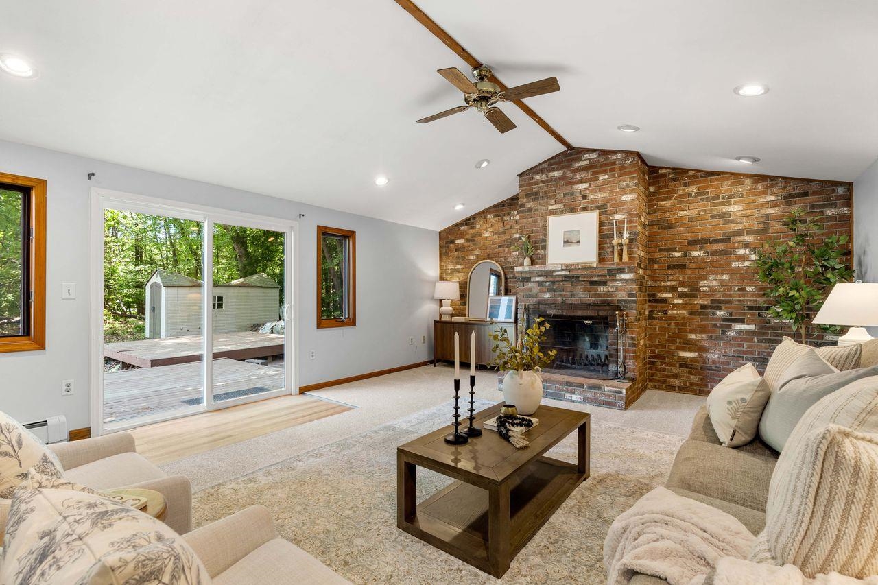 10 Cove St, Goffstown, NH 03045
