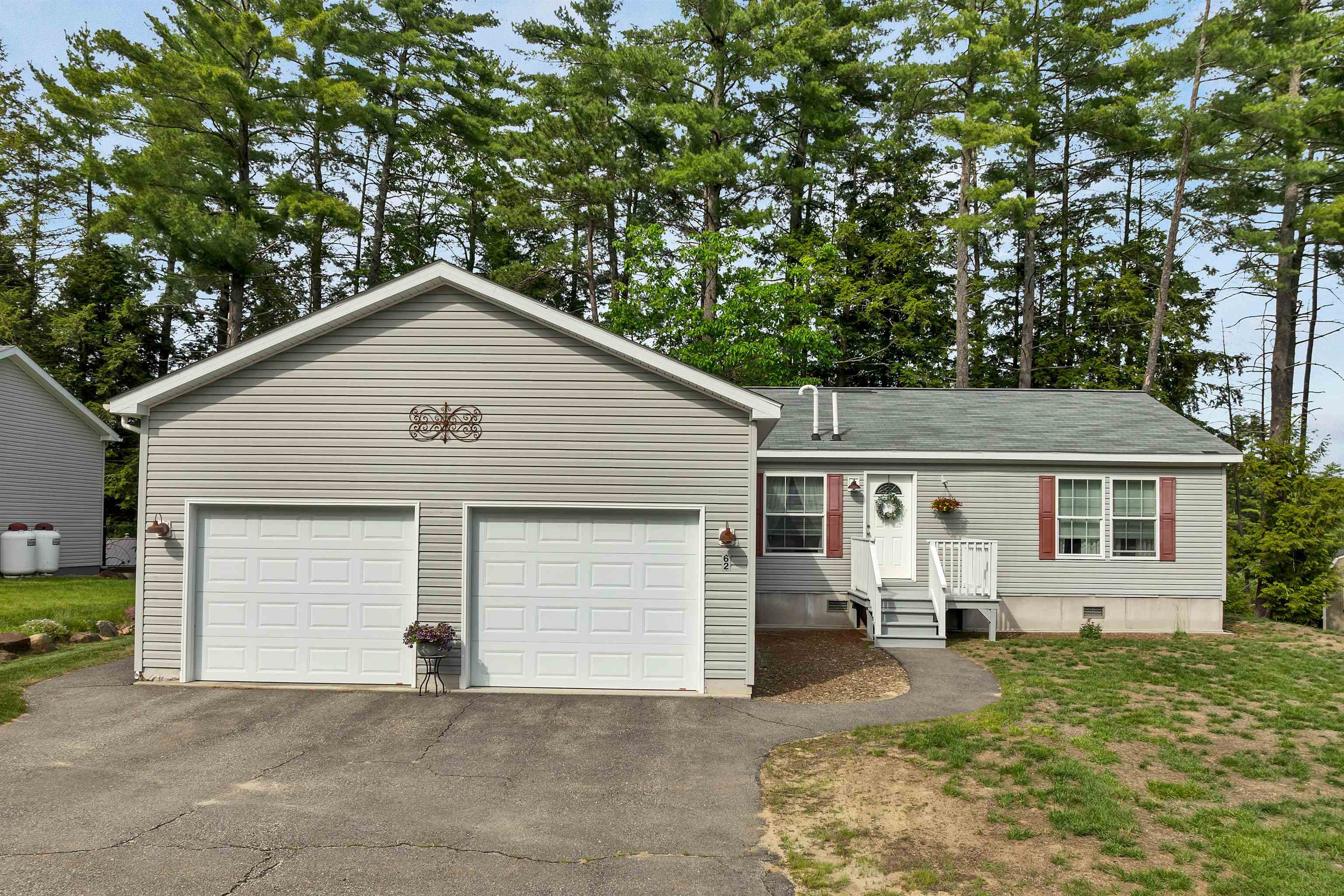 62 Mansfield Woods Way, New Hampton, NH 03256