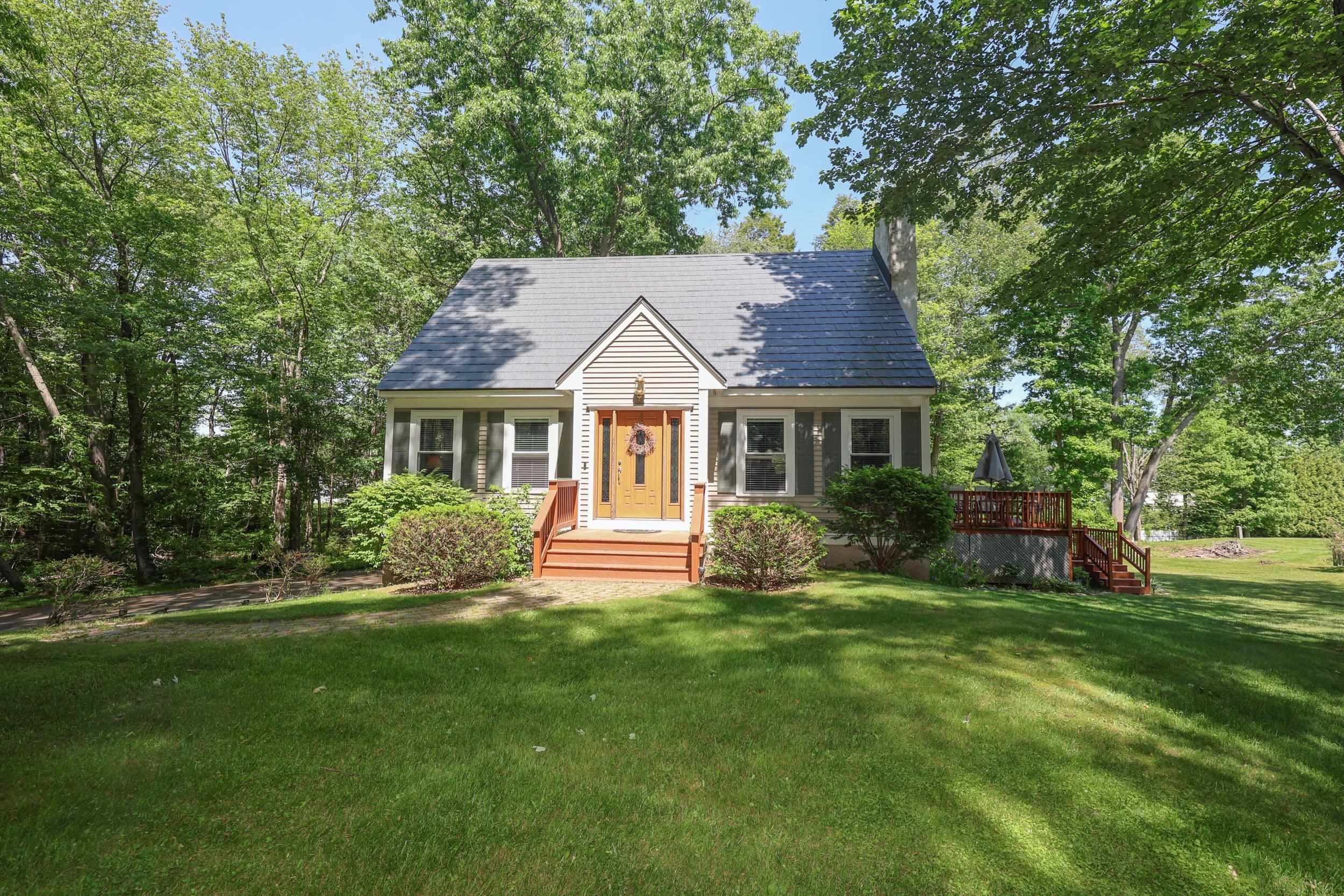 20 Purington Ln, Hampton, NH 03842