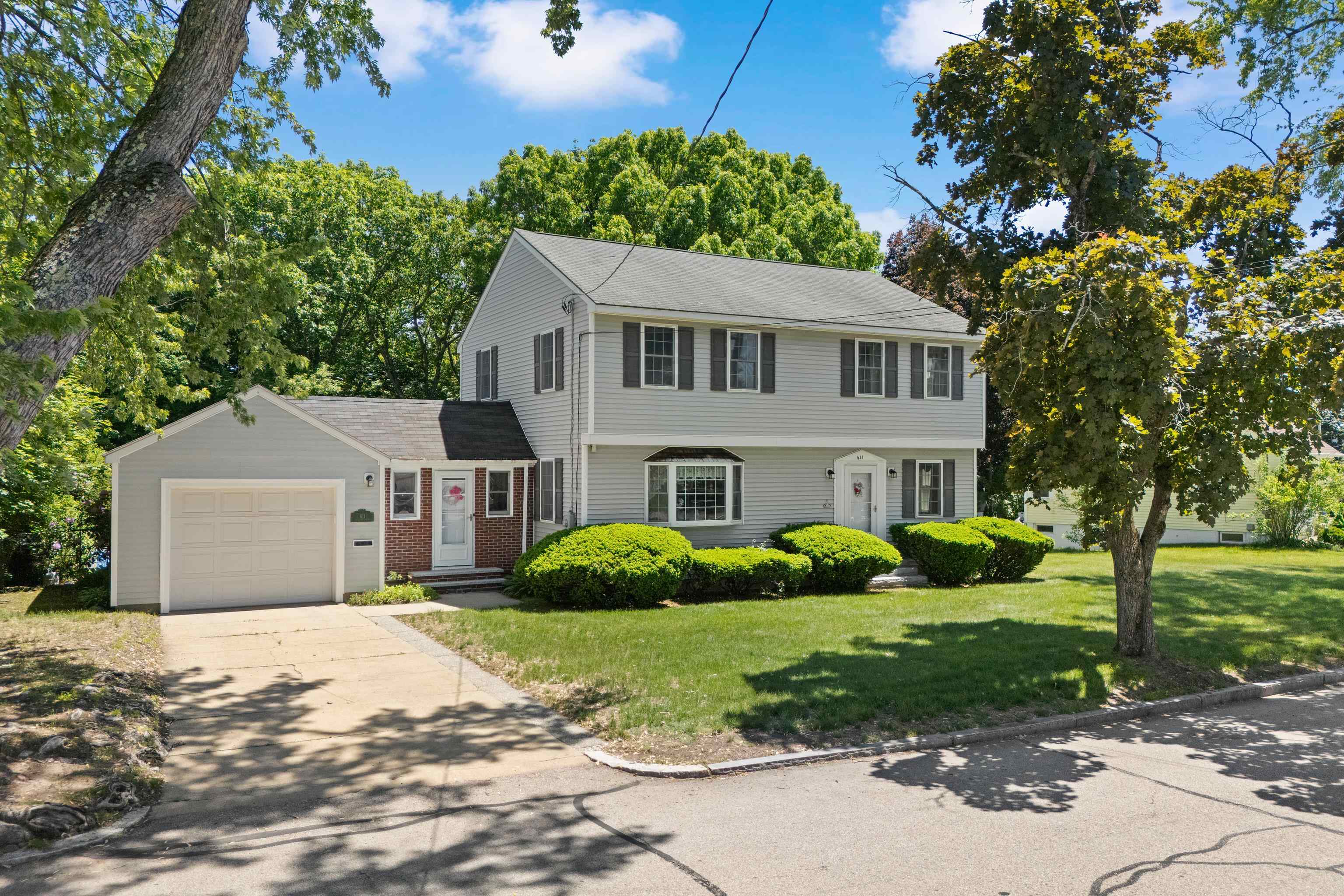 611 Coolidge Ave, Manchester, NH 03102