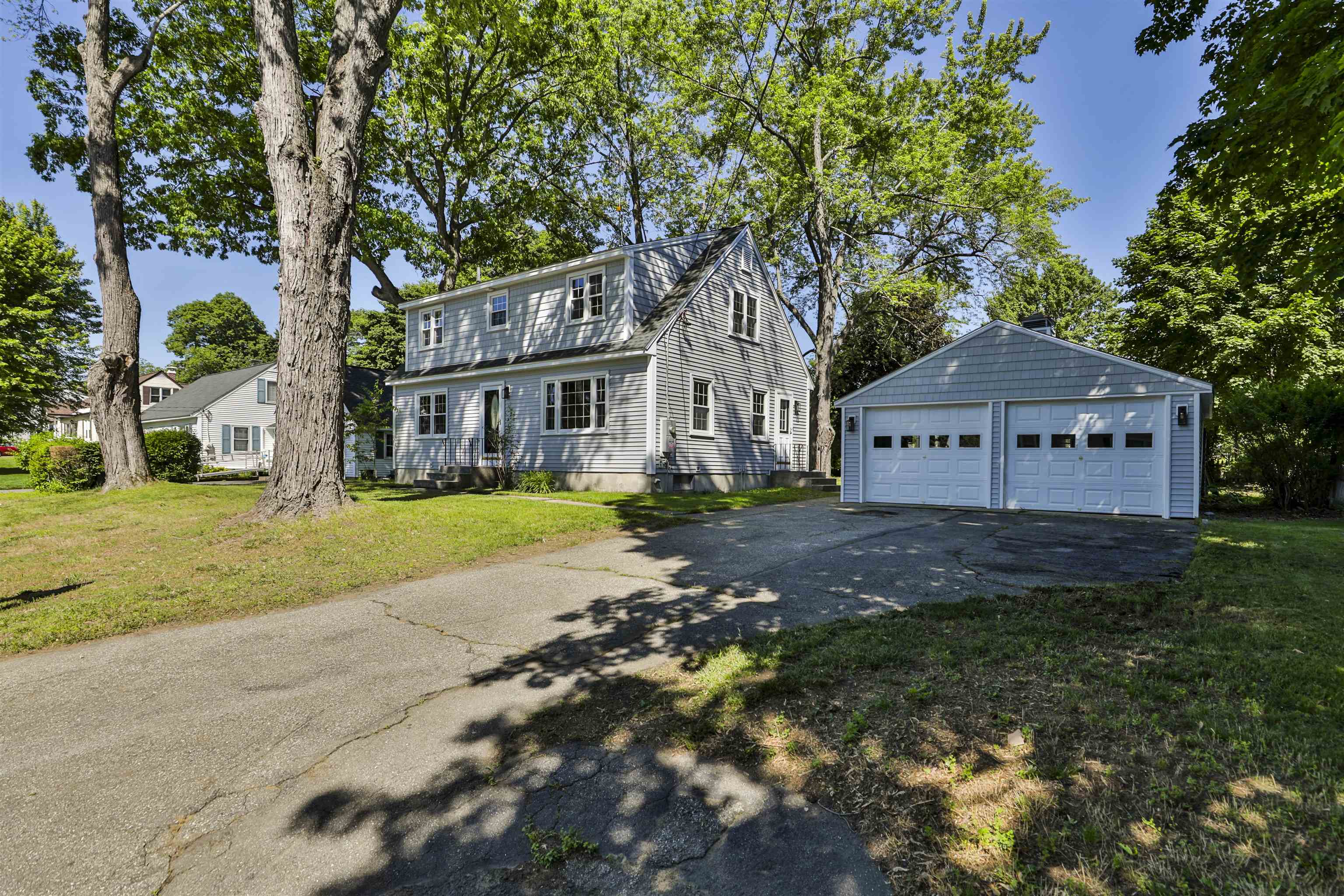 7 Holly Dr, Nashua, NH 03063