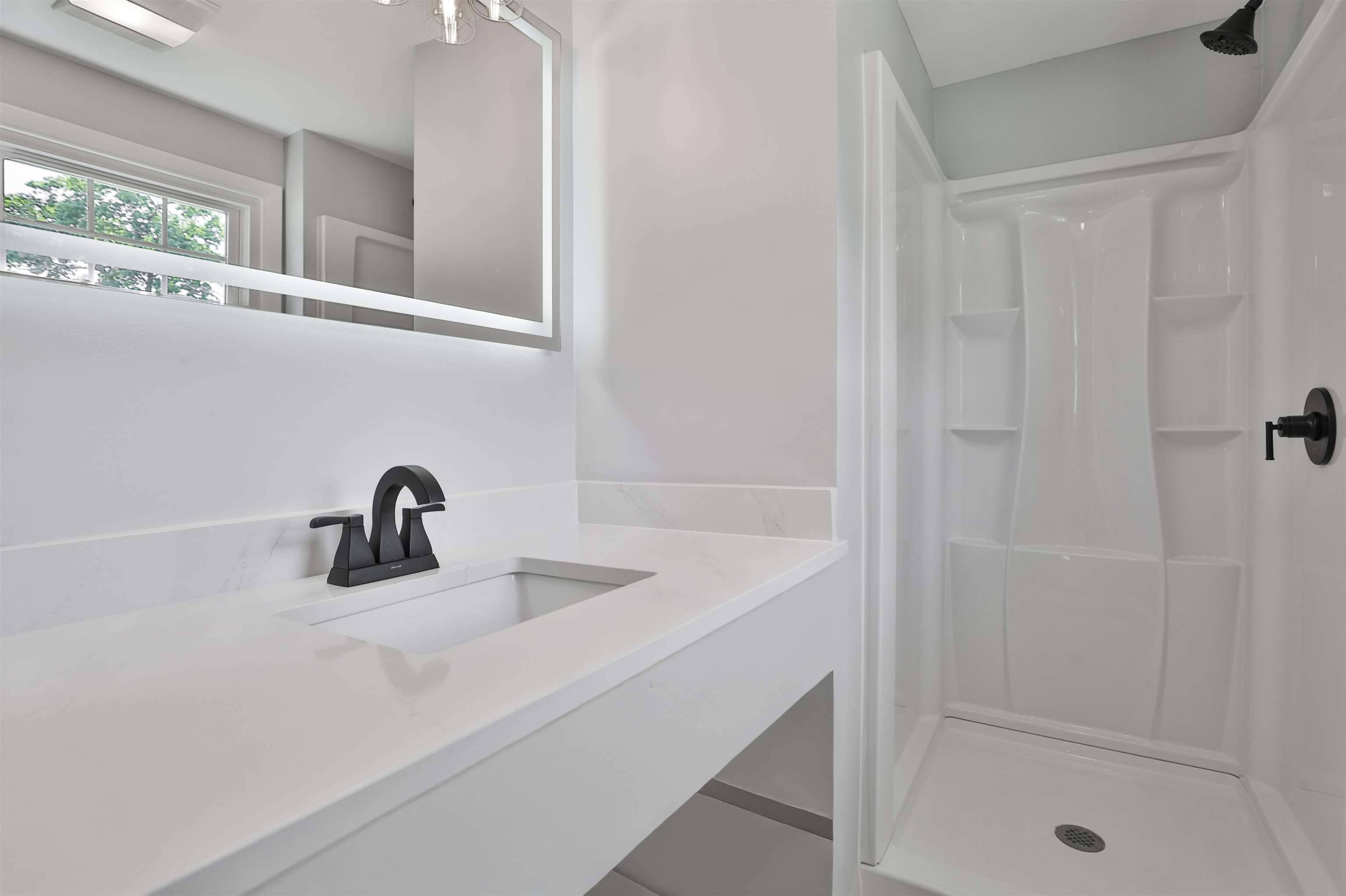 7 Holly Dr, Nashua, NH 03063