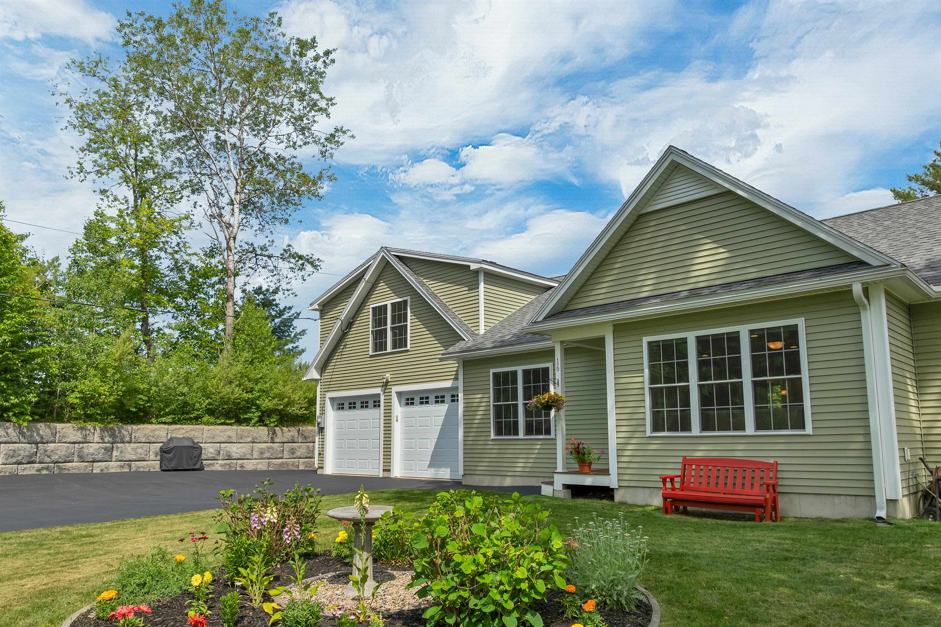 16 Palm Ln, Alton, NH 03809