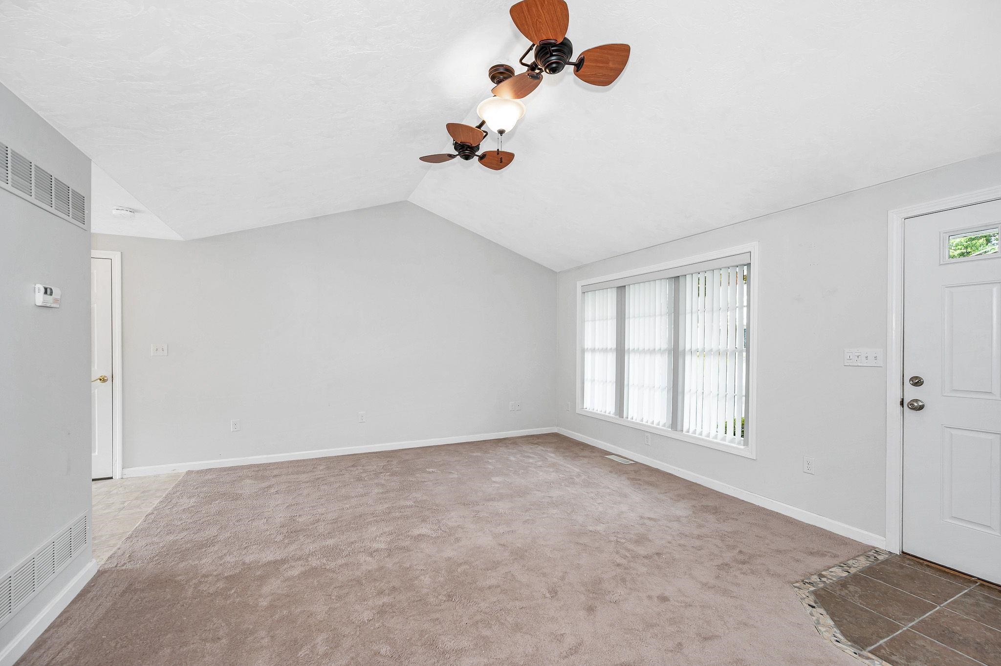 39 Westchester Ct, Hudson, NH 03051