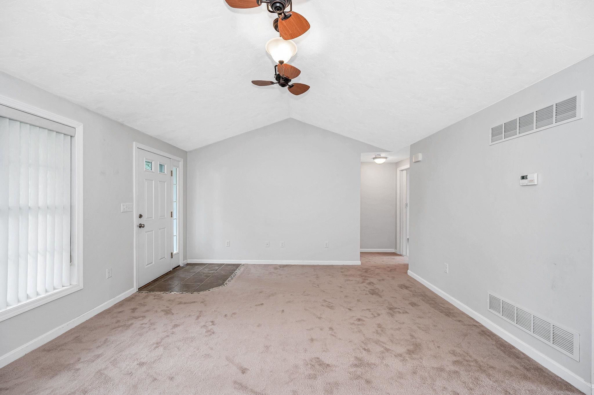39 Westchester Ct, Hudson, NH 03051