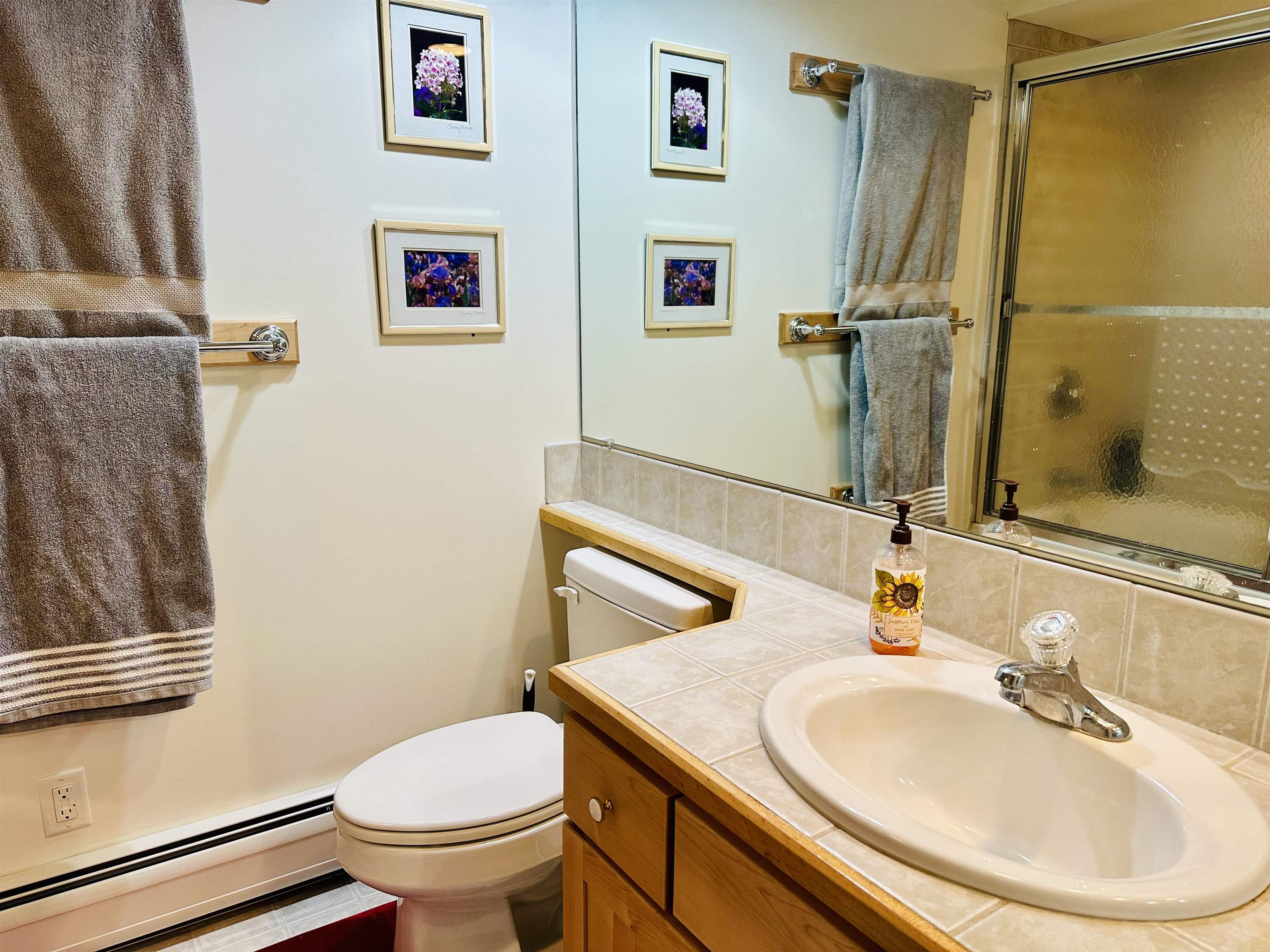 Primary ensuite bathroom