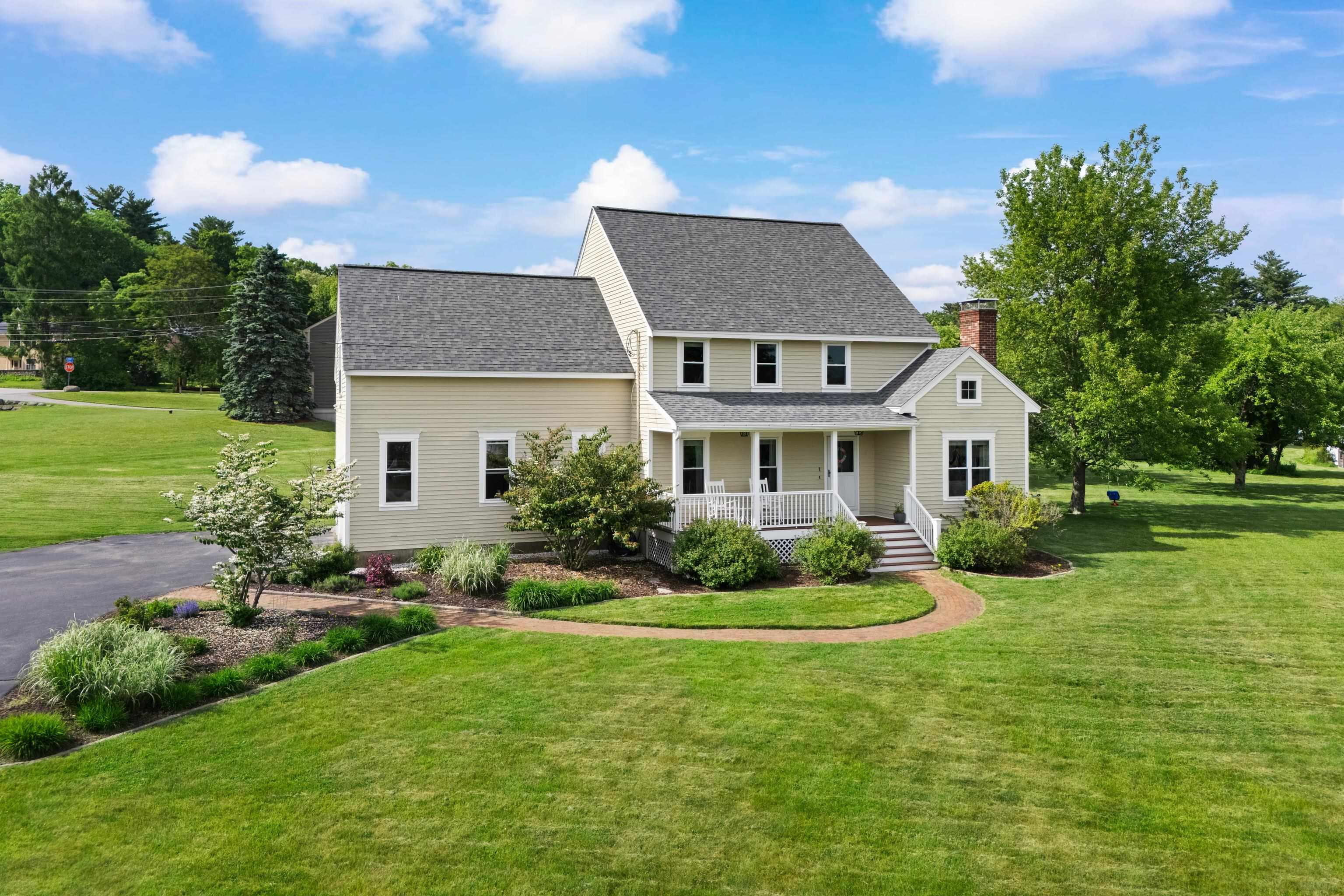 1 Bartlett Rd, Stratham, NH 03885