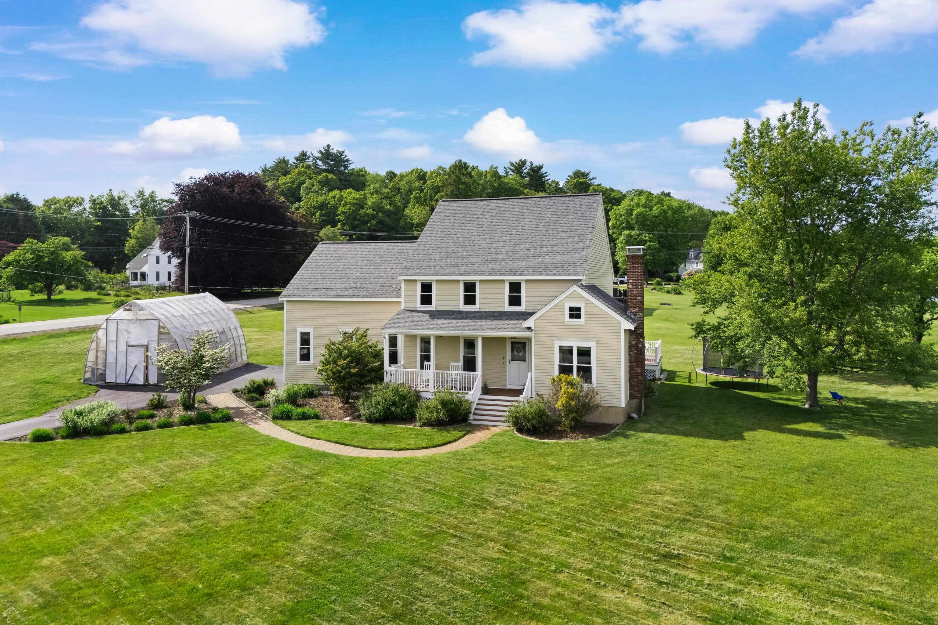 1 Bartlett Rd, Stratham, NH 03885