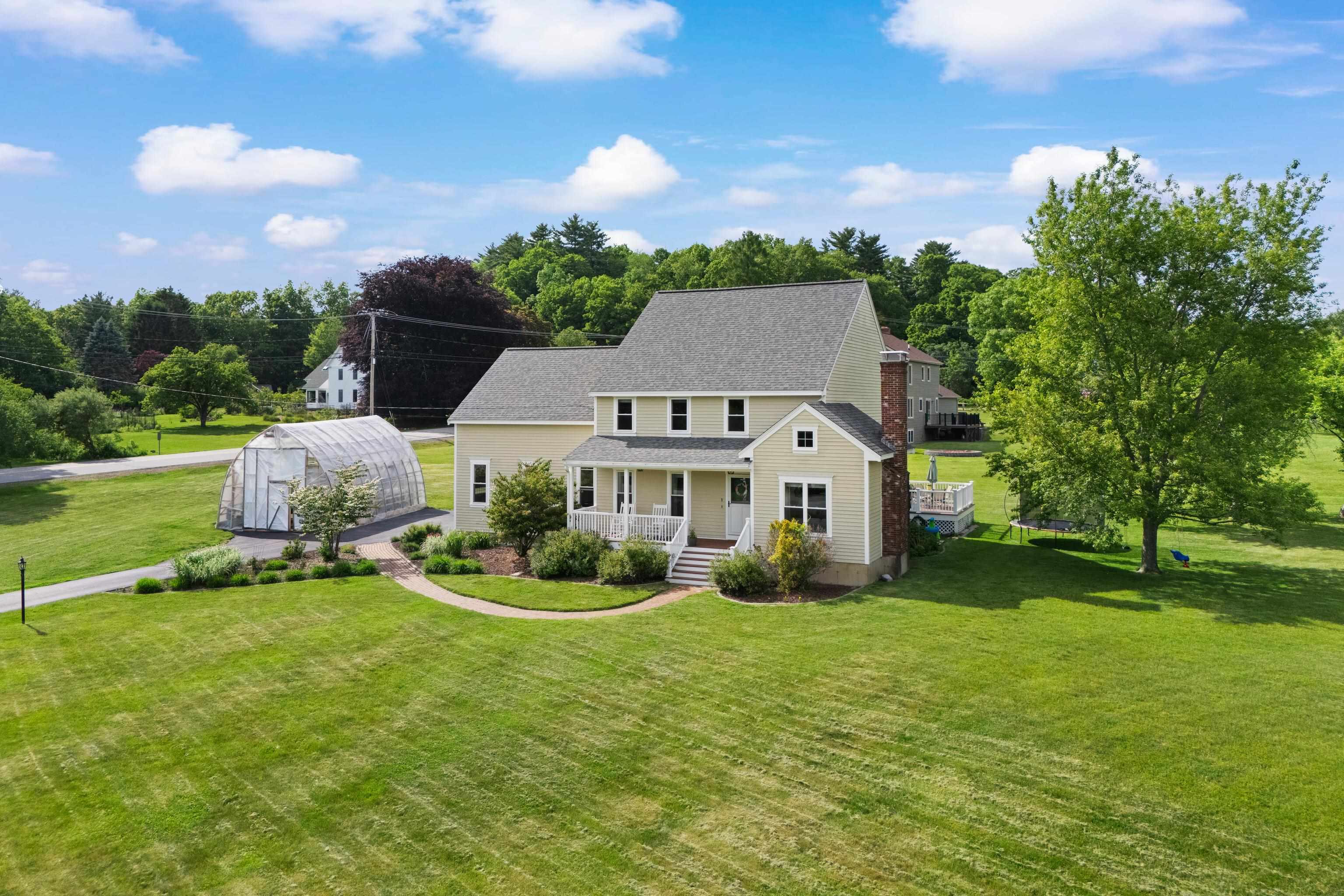 1 Bartlett Rd, Stratham, NH 03885