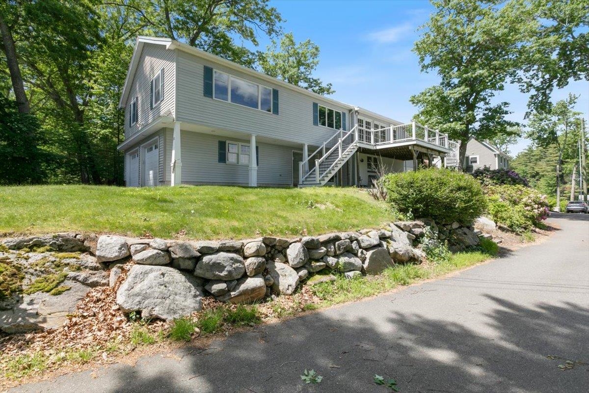 81 Conleys Grove Rd, Derry, NH 03038
