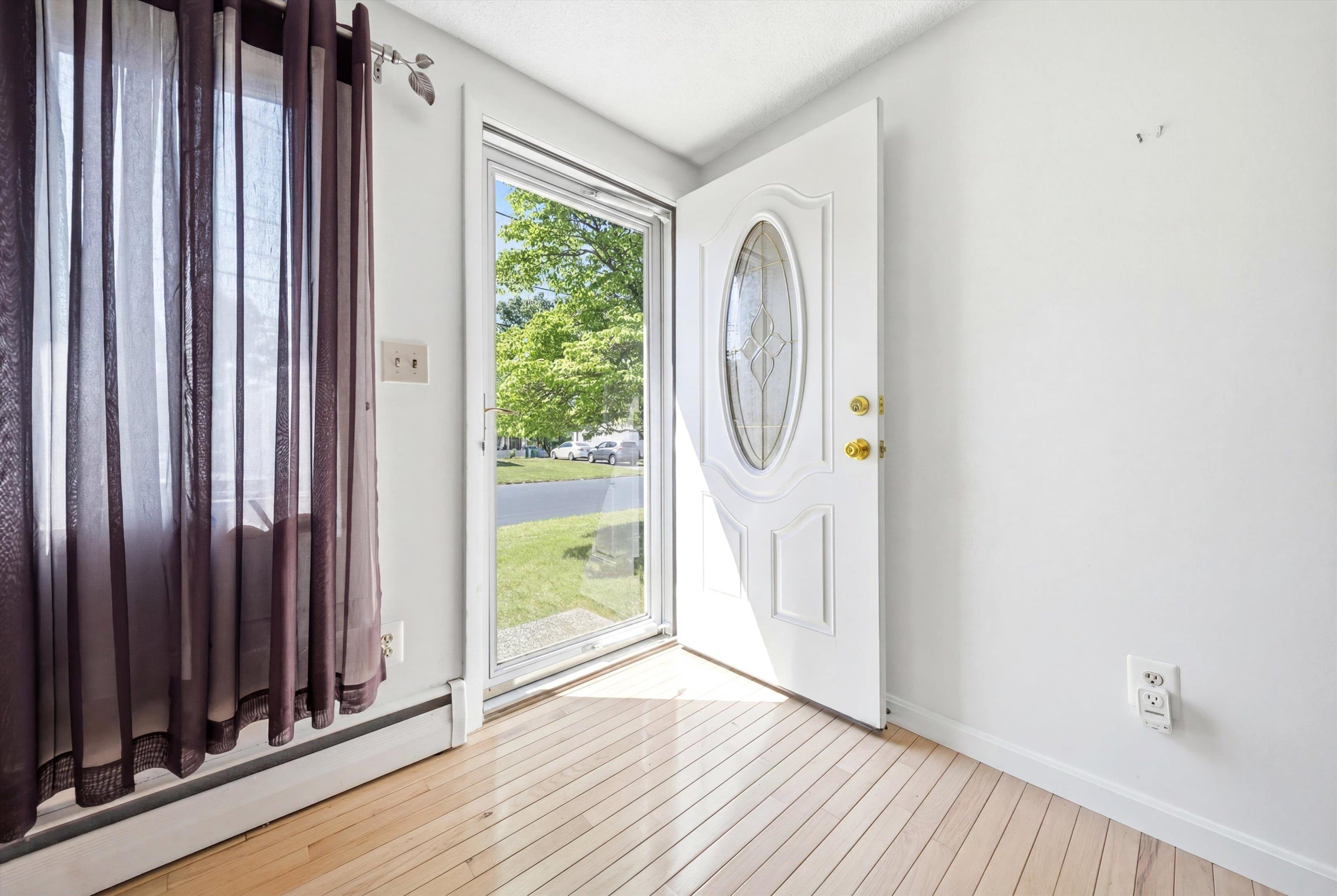 33 Ross St, Nashua, NH 03060