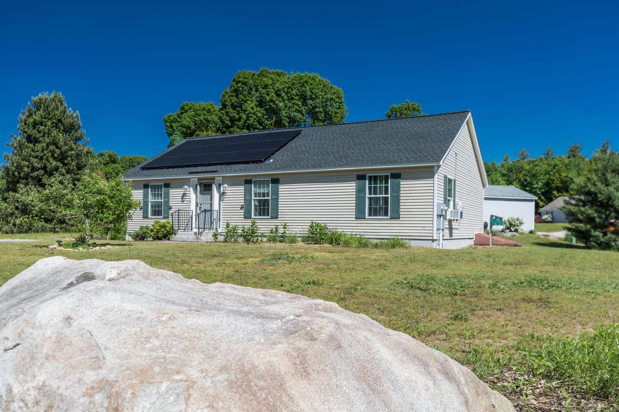 53 Nuthatch Loop, Barrington, NH 03825