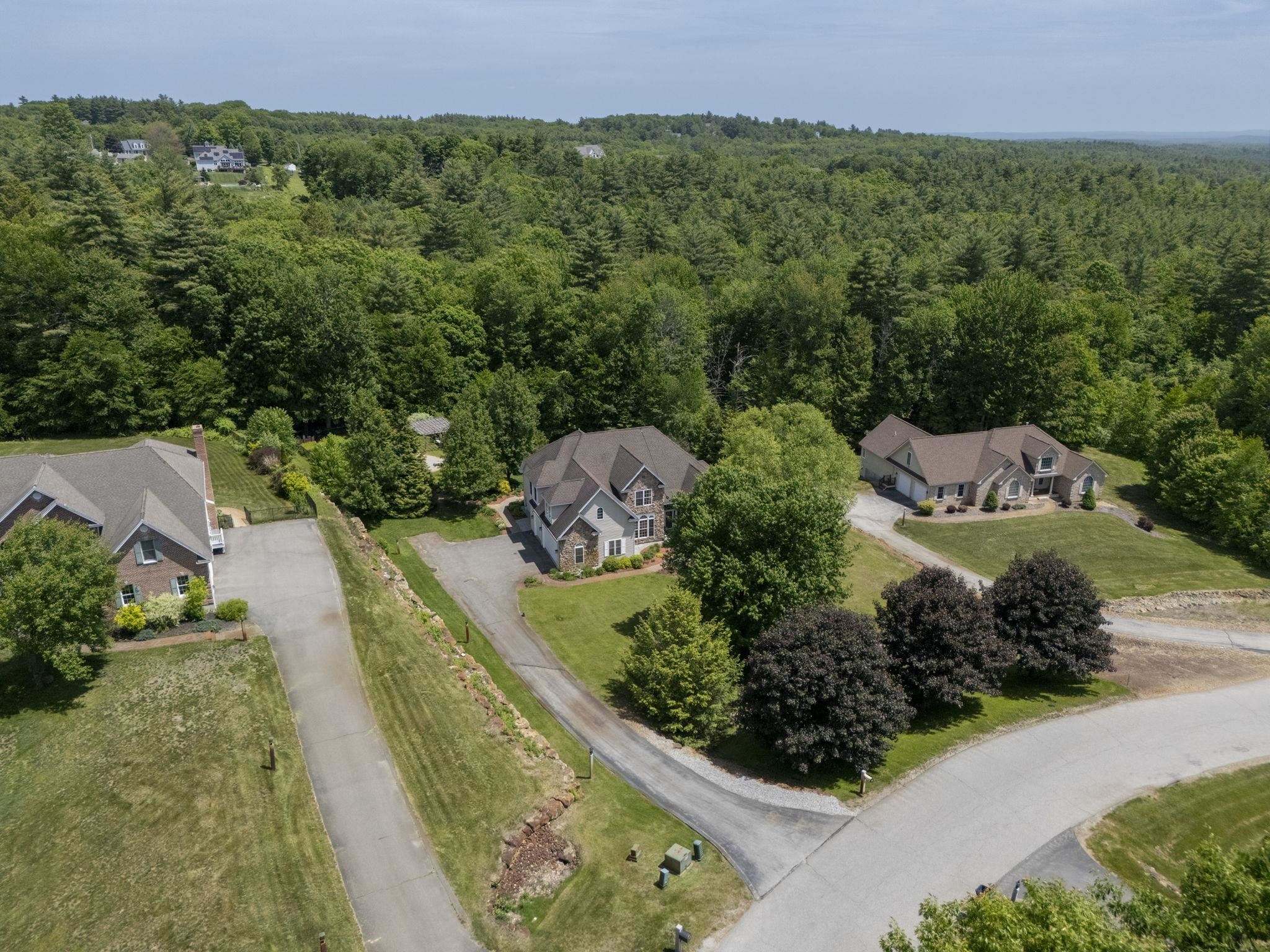 12 Rachel Way, Bedford, NH 03110