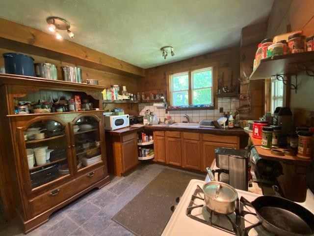 Kitchen Tile Floors 25482244