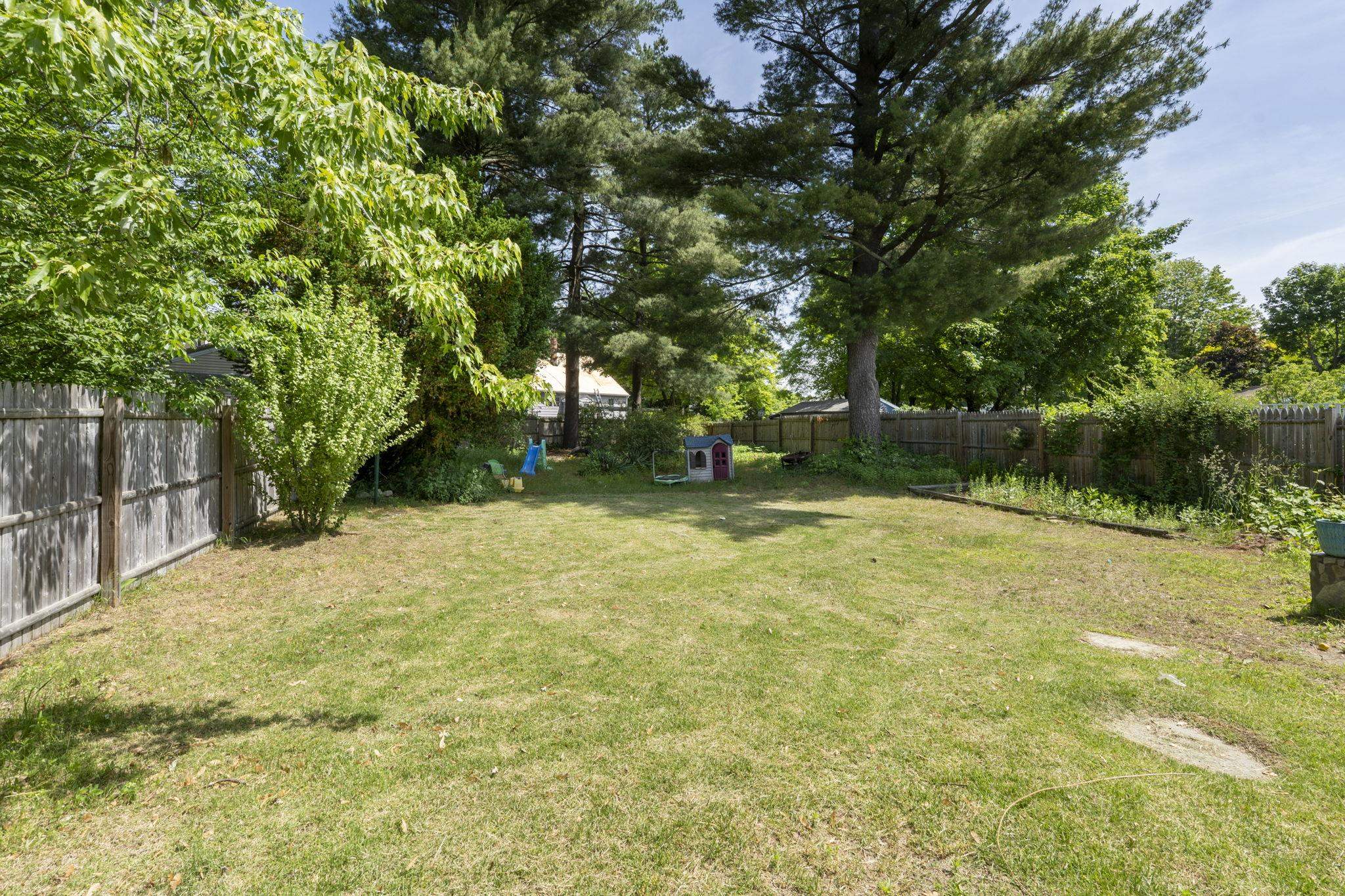 24 Blanchard St, Nashua, NH 03060