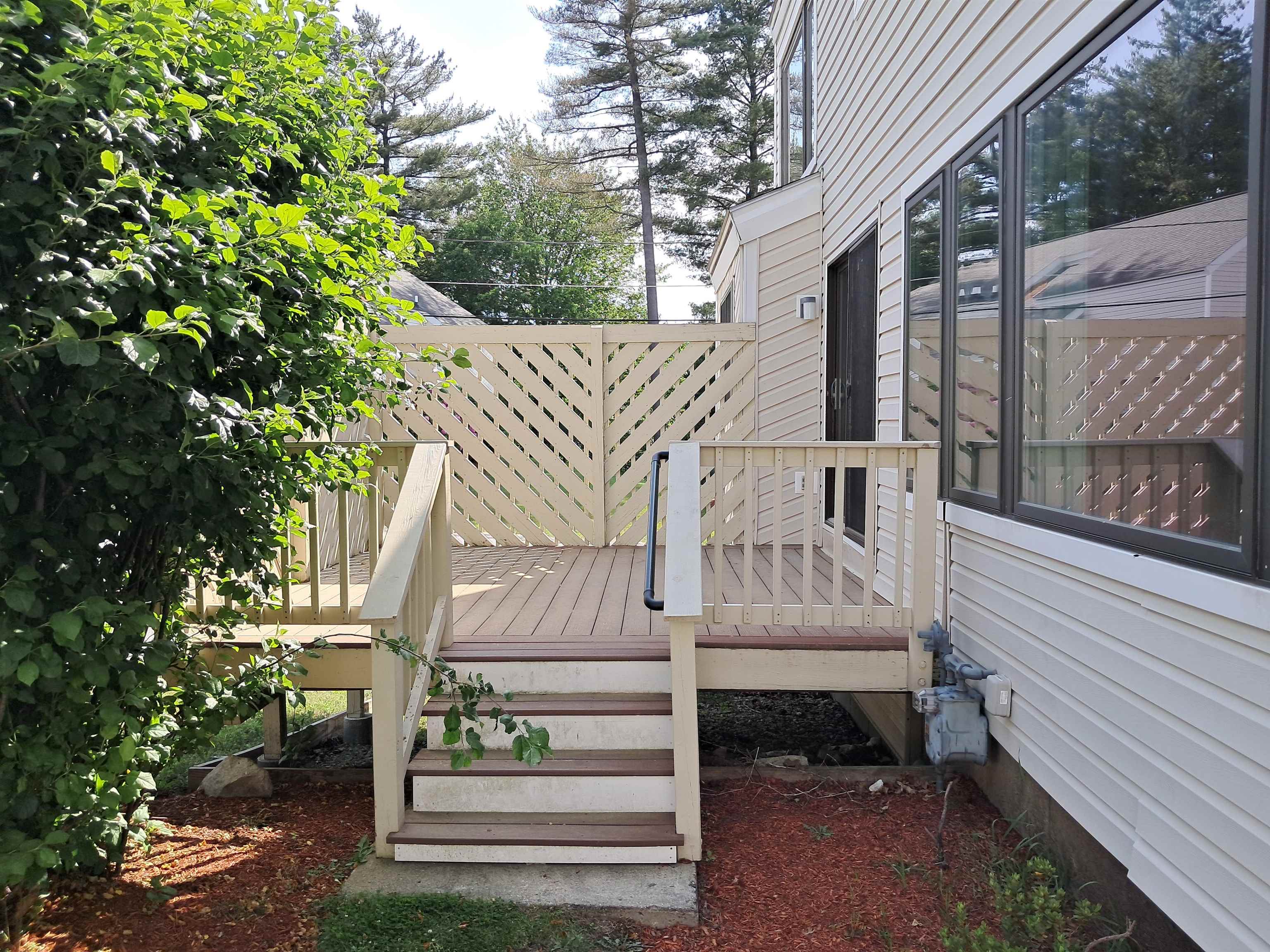 4 Esquire Cir, Nashua, NH 03062