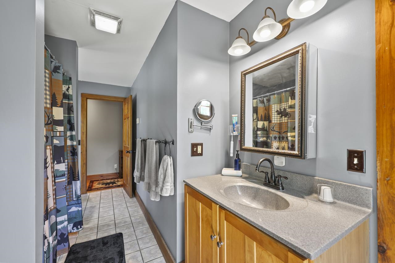 2nd floor full bath