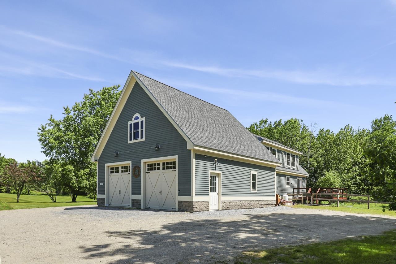 Side view garage