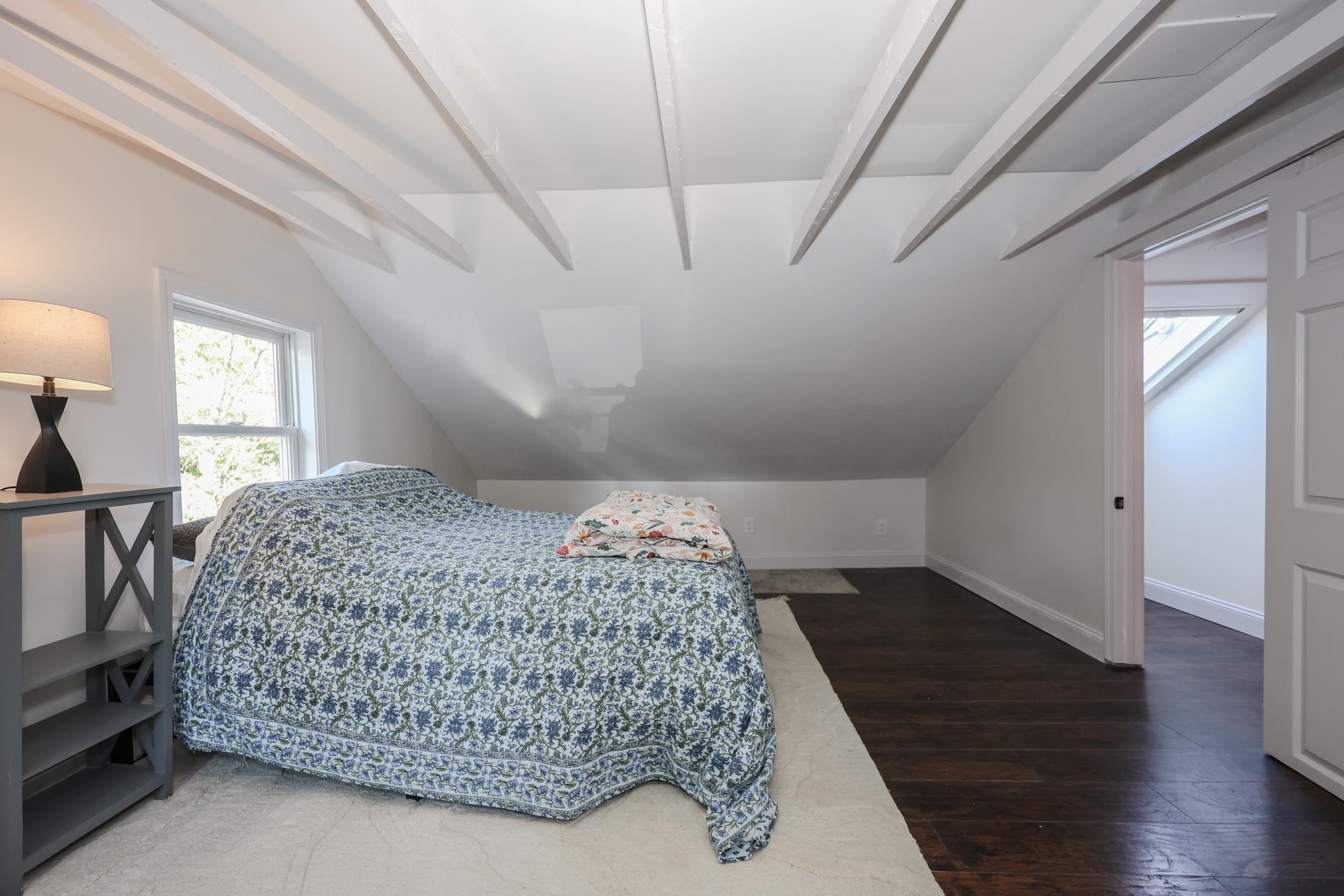 31 Grove Ave, Salem, NH 03079