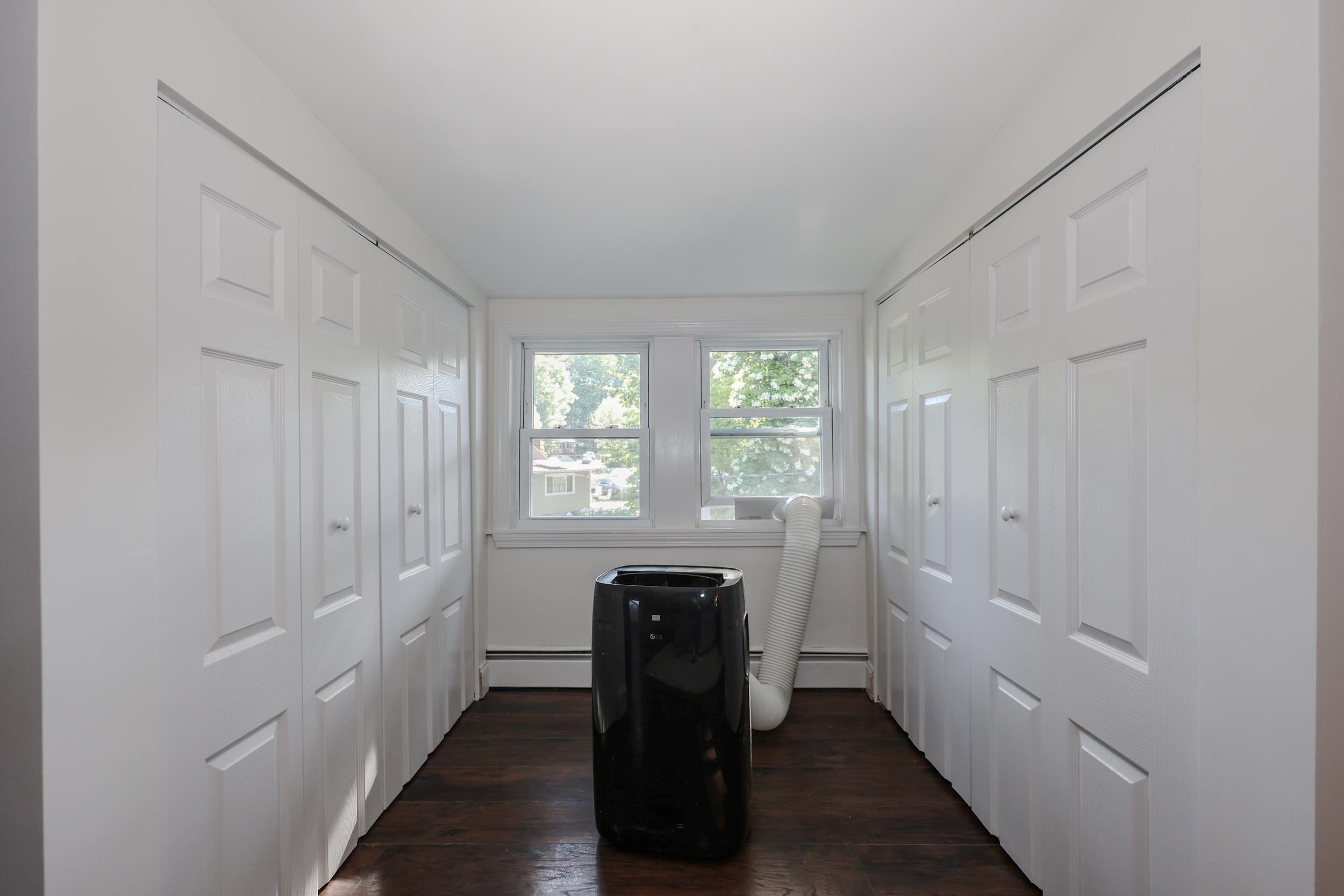 31 Grove Ave, Salem, NH 03079