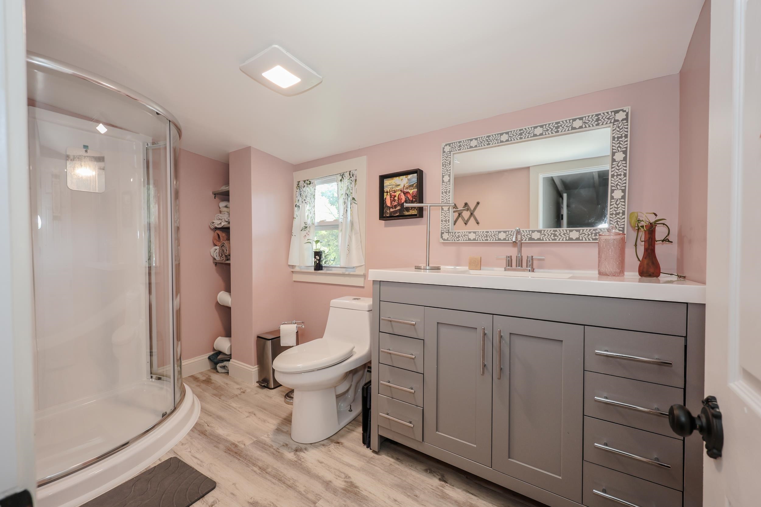 31 Grove Ave, Salem, NH 03079