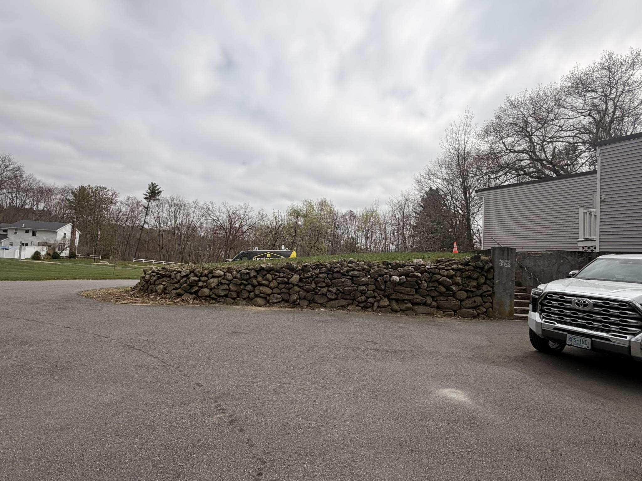 17 Hampstead Rd, Salem, NH 03079