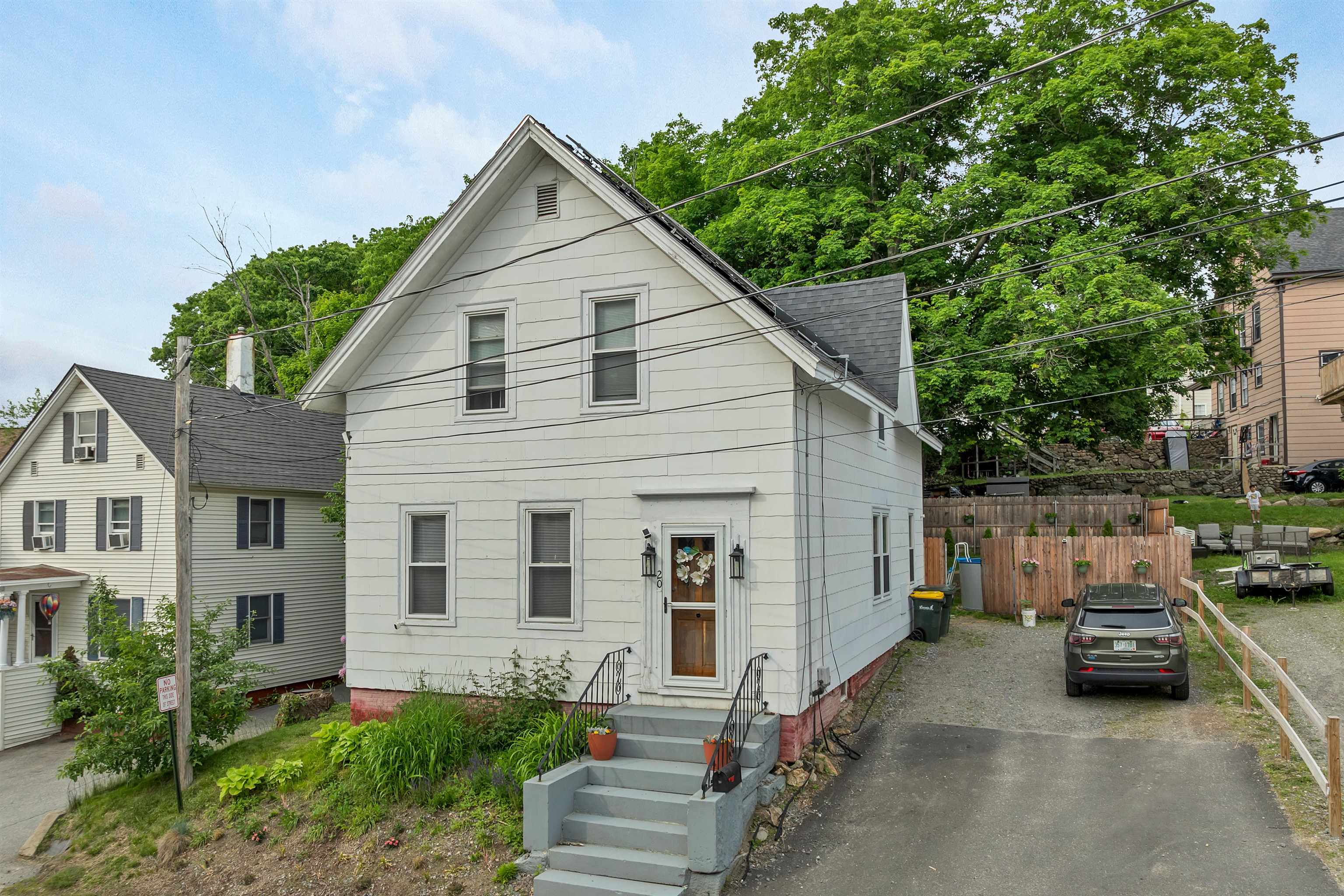20 Baldwin St, Laconia, NH 03246