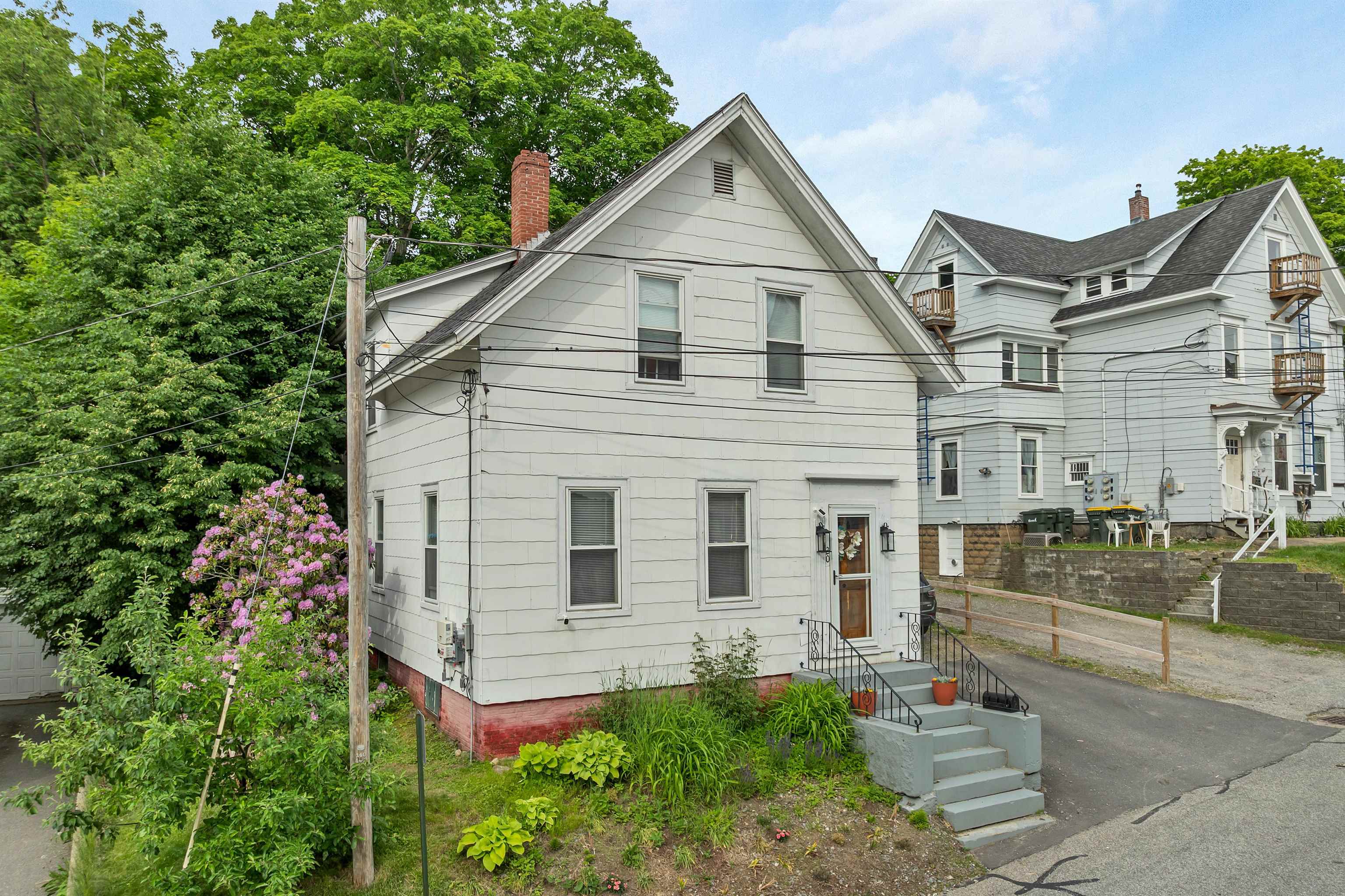 20 Baldwin St, Laconia, NH 03246