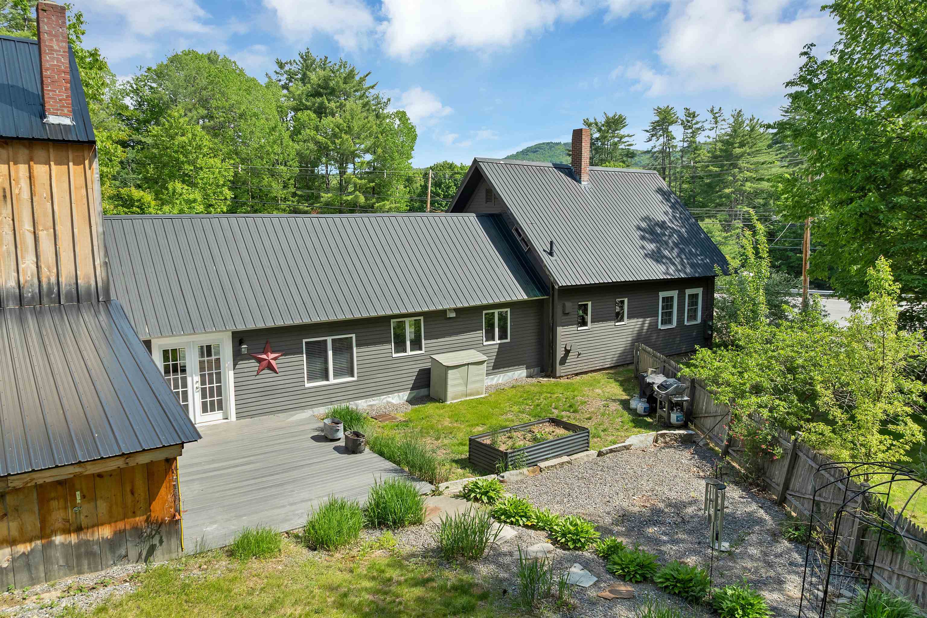 3-5 Firehouse Ln, New Hampton, NH 03256